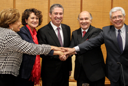 La Universidad de Salamanca y la Fundación Fundapueblos de Paraguay firman un convenio para formar a ediles y personal de las administraciones municipales paraguayas