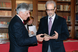 La Casa-Museo Unamuno recibe la donación de dos manuscritos autógrafos del exrector y del fotógrafo costumbrista Gutiérrez Somoza