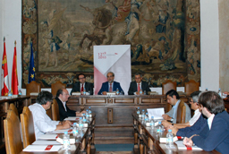 El rector constituye la Comisión Asesora para la Conmemoración del VIII Centenario de la Universidad de Salamanca con el objetivo de impulsar la efeméride