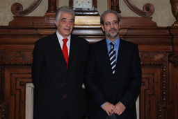 El subdelegado del Gobierno en Salamanca, Javier Galán Serrano, visita al rector de la Universidad de Salamanca.