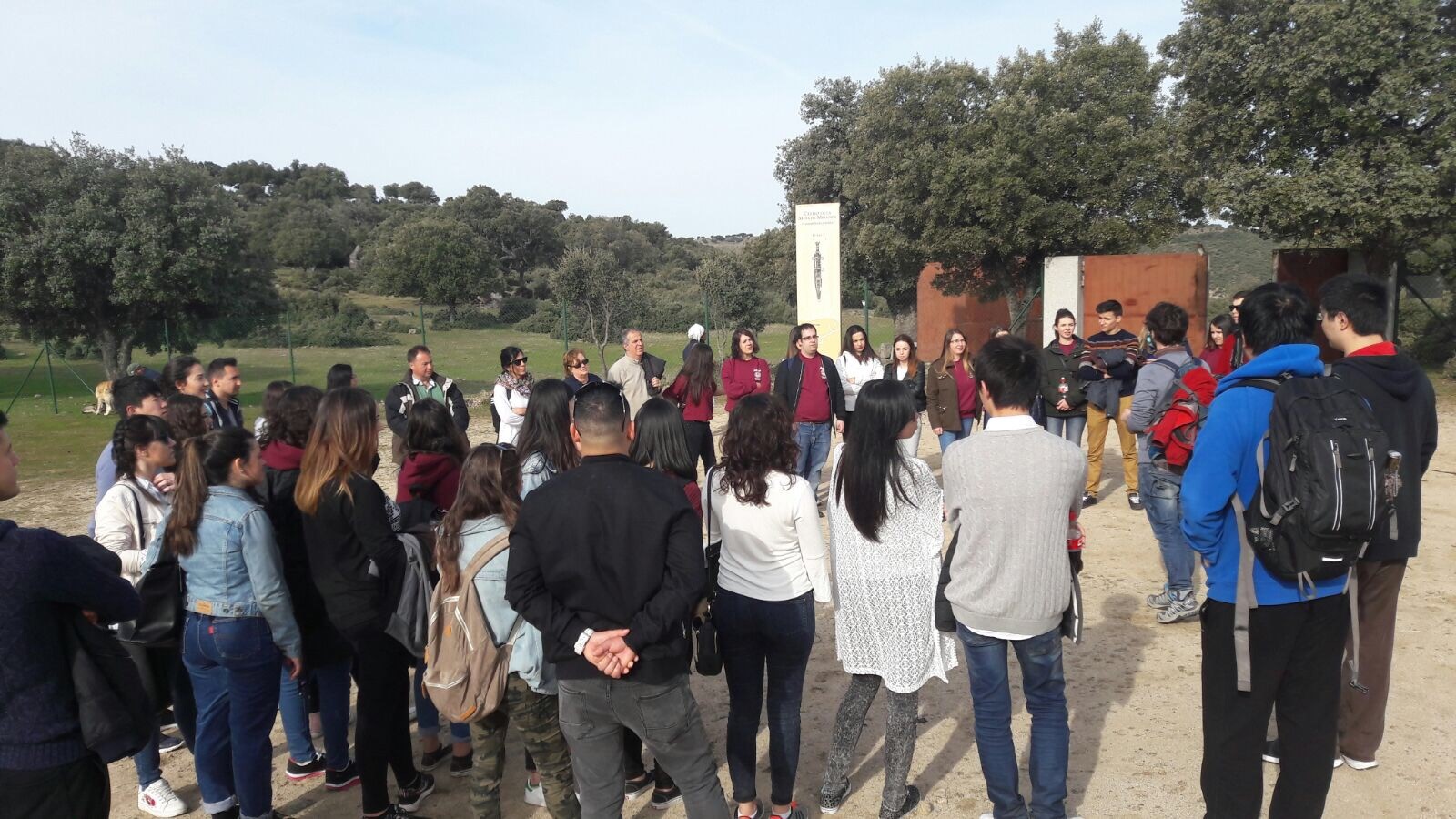Alrededor de 50 profesores y alumnos de la Universidad de Salamanca visitaron la Sierra de Ávila como parte de las actividades de la ‘X Semana Verde USAL’