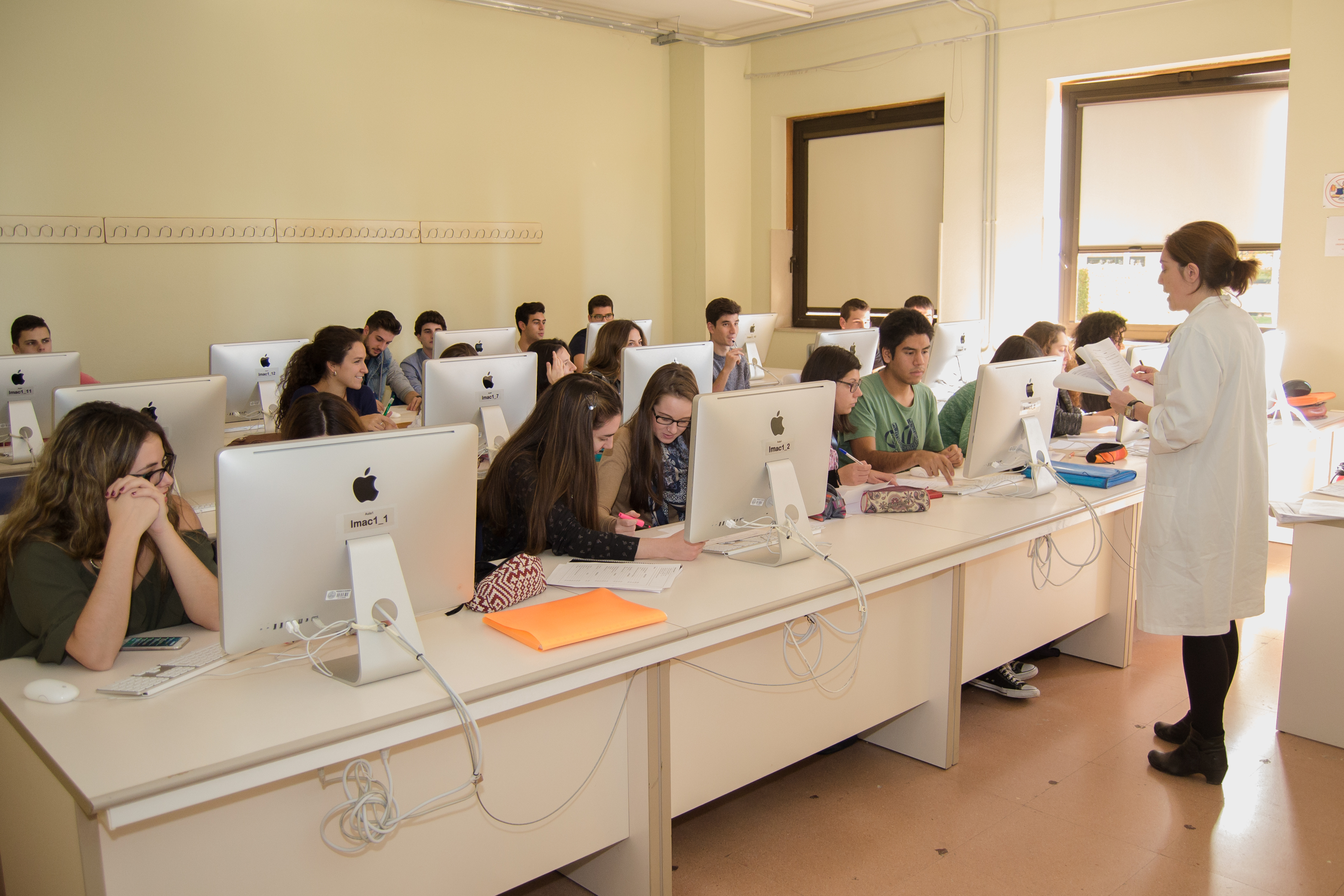 La Universidad de Salamanca potenciará la Facultad de Medicina incrementando  sus plazas un 15%