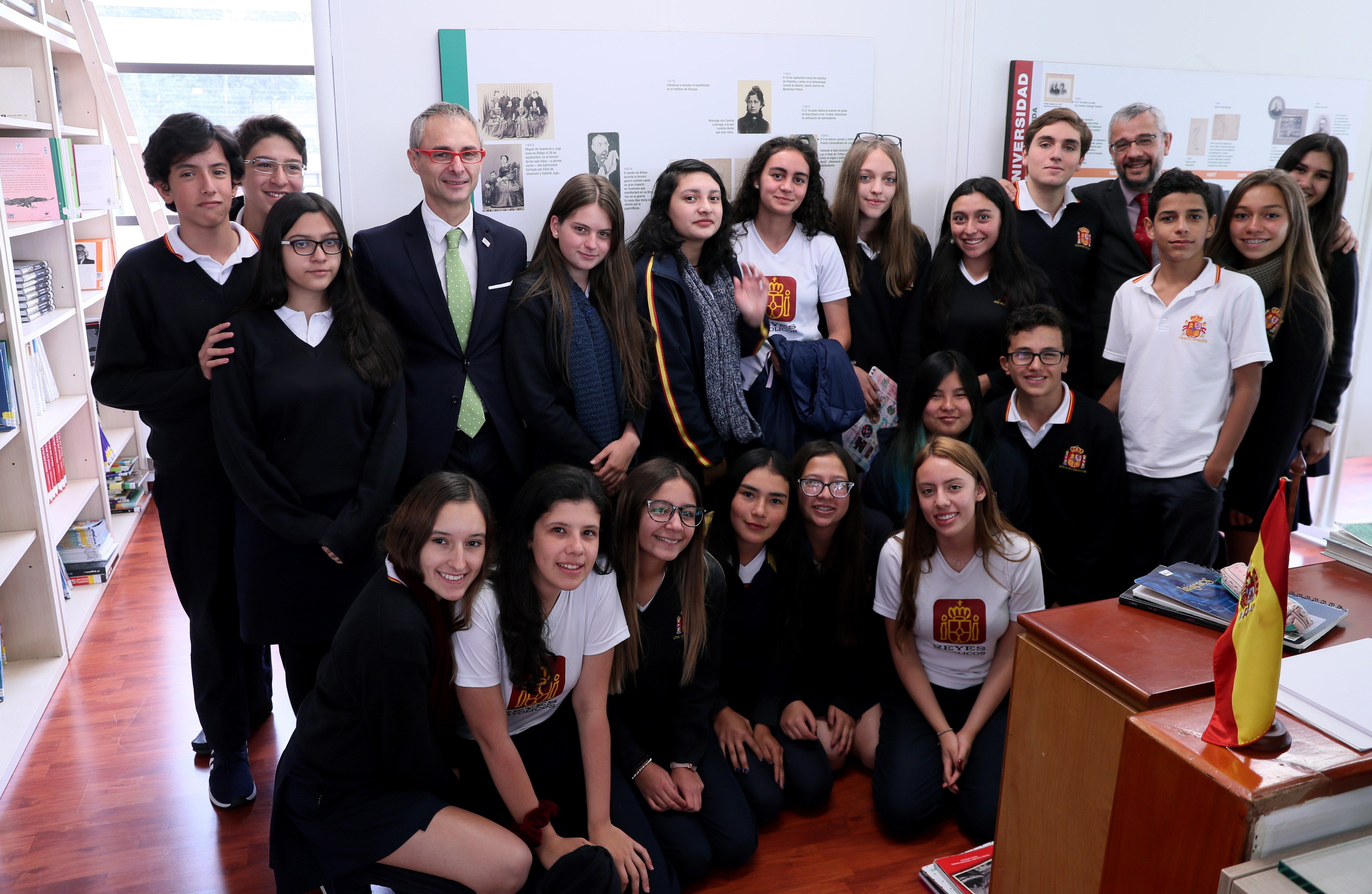 El rector de la Universidad de Salamanca realza en Colombia la vocación americanista de la institución