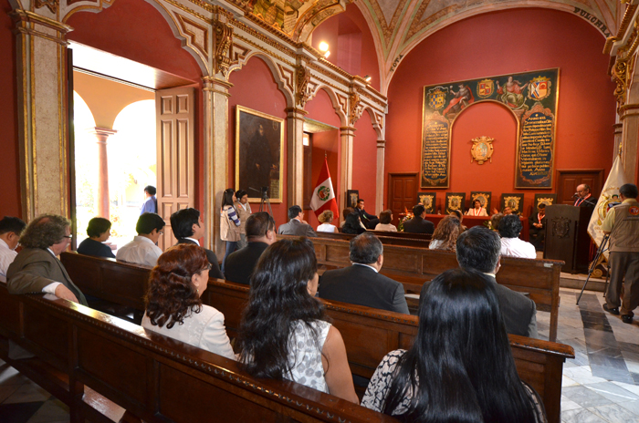 El catedrático Ángel García del Dujo, doctor honoris causa por la Universidad Nacional Mayor de San Marcos de Lima
