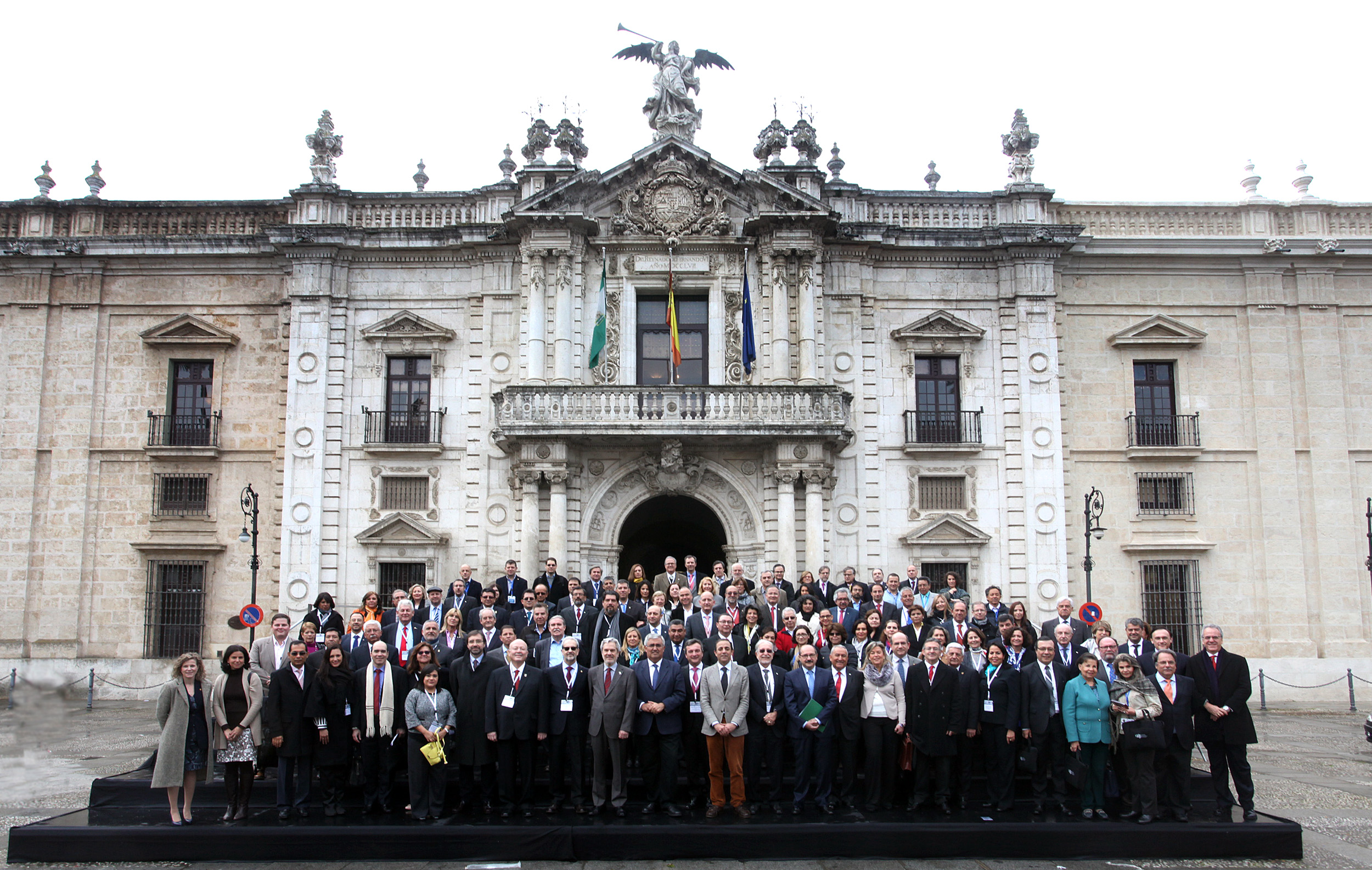 El rector de la Universidad de Salamanca asiste a la asamblea general de la Asociación Universitaria Iberoamericana de Posgrado