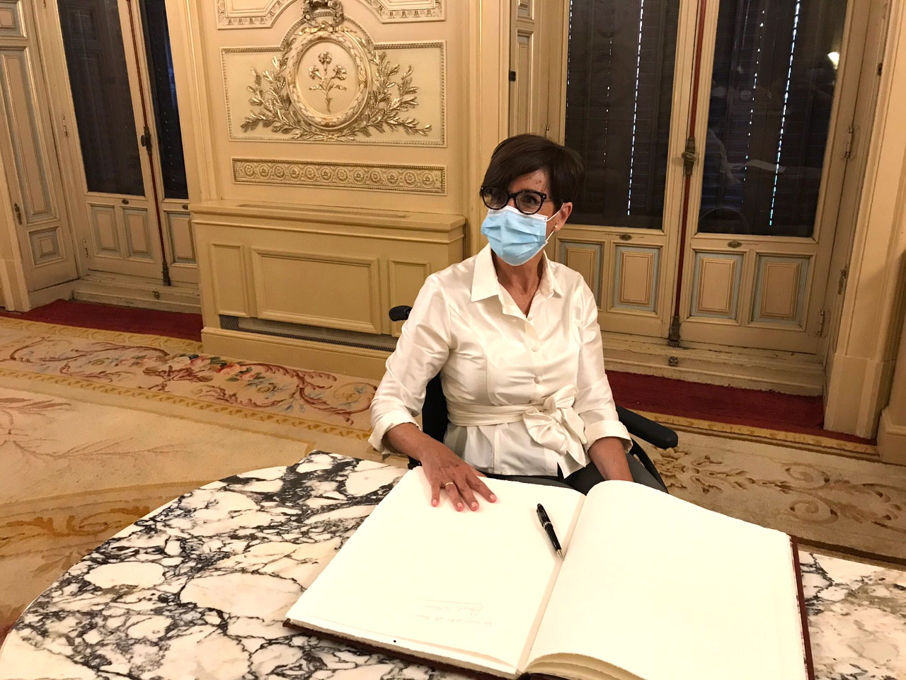 Amelia Castresana Herrero recibe el Premio Internacional Ursicino Álvarez