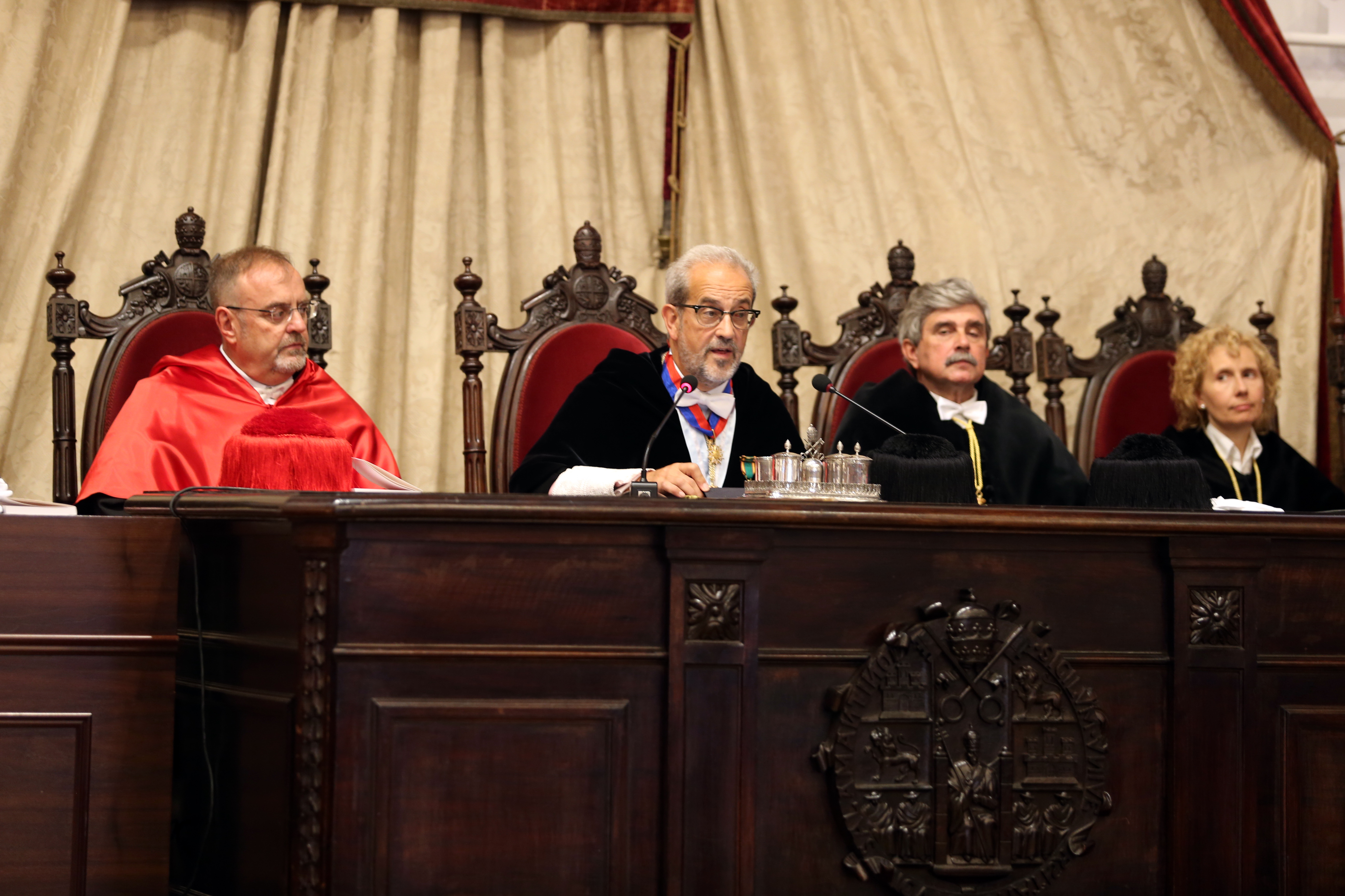 El rector, Daniel Hernández Ruipérez, inaugura el curso académico 2016-2017 en la Universidad de Salamanca