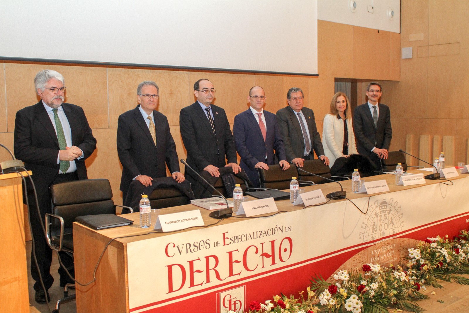 El rector de la Universidad de Salamanca recibe a los embajadores de Argentina, Brasil y Paraguay