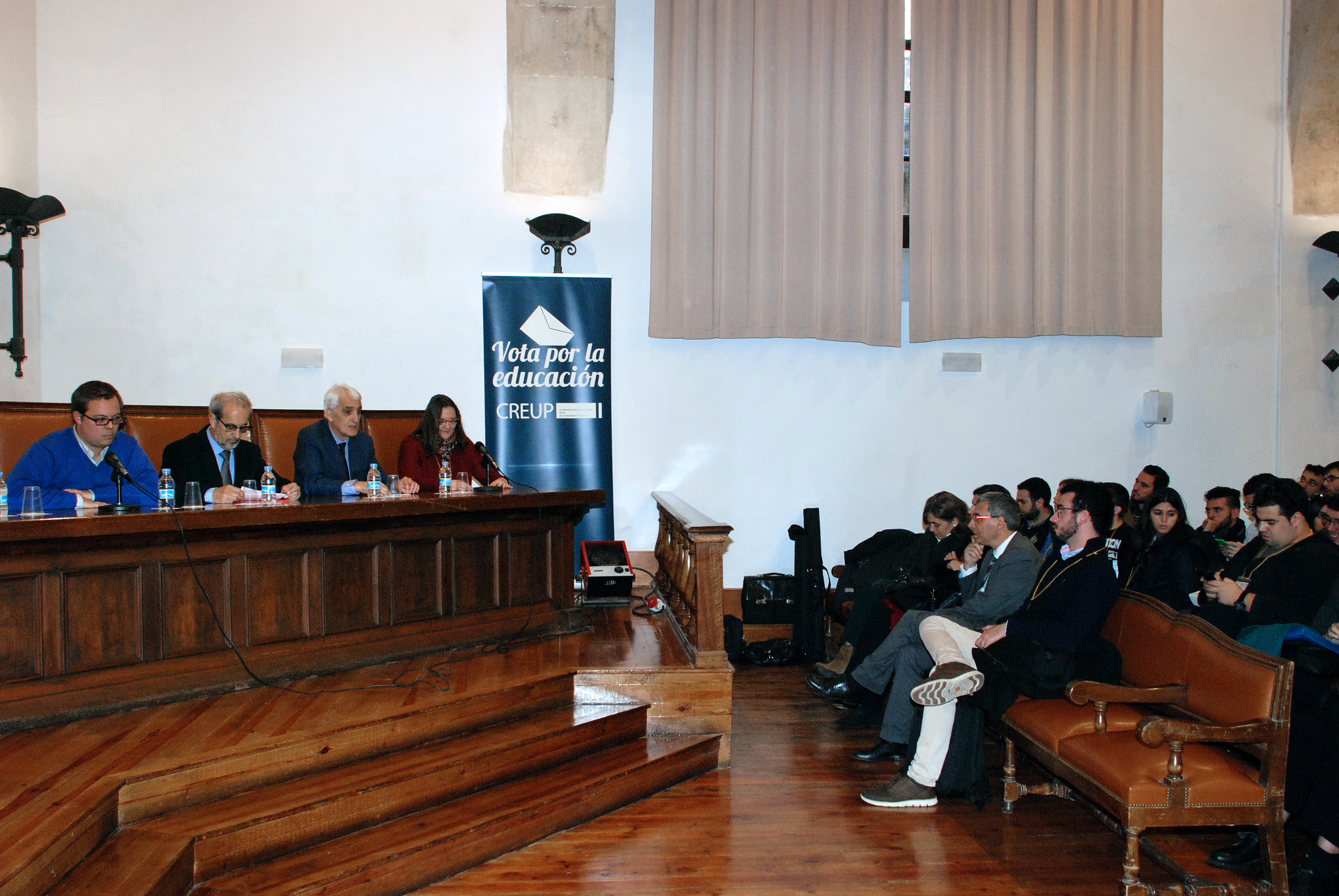 El rector, Daniel Hernández Ruipérez, asiste a la inauguración en la Usal de la asamblea general de la Coordinadora de Representantes de Estudiantes de Universidades Públicas (CREUP) 