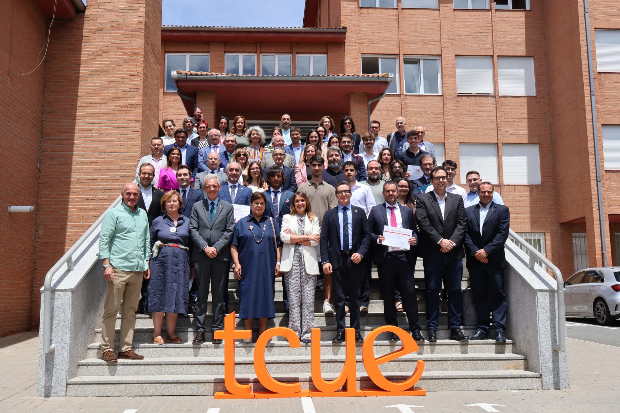 El rector de la Universidad de Salamanca asiste a la entrega de los Premios TCUE en la Facultad de Educación y Turismo de Ávila