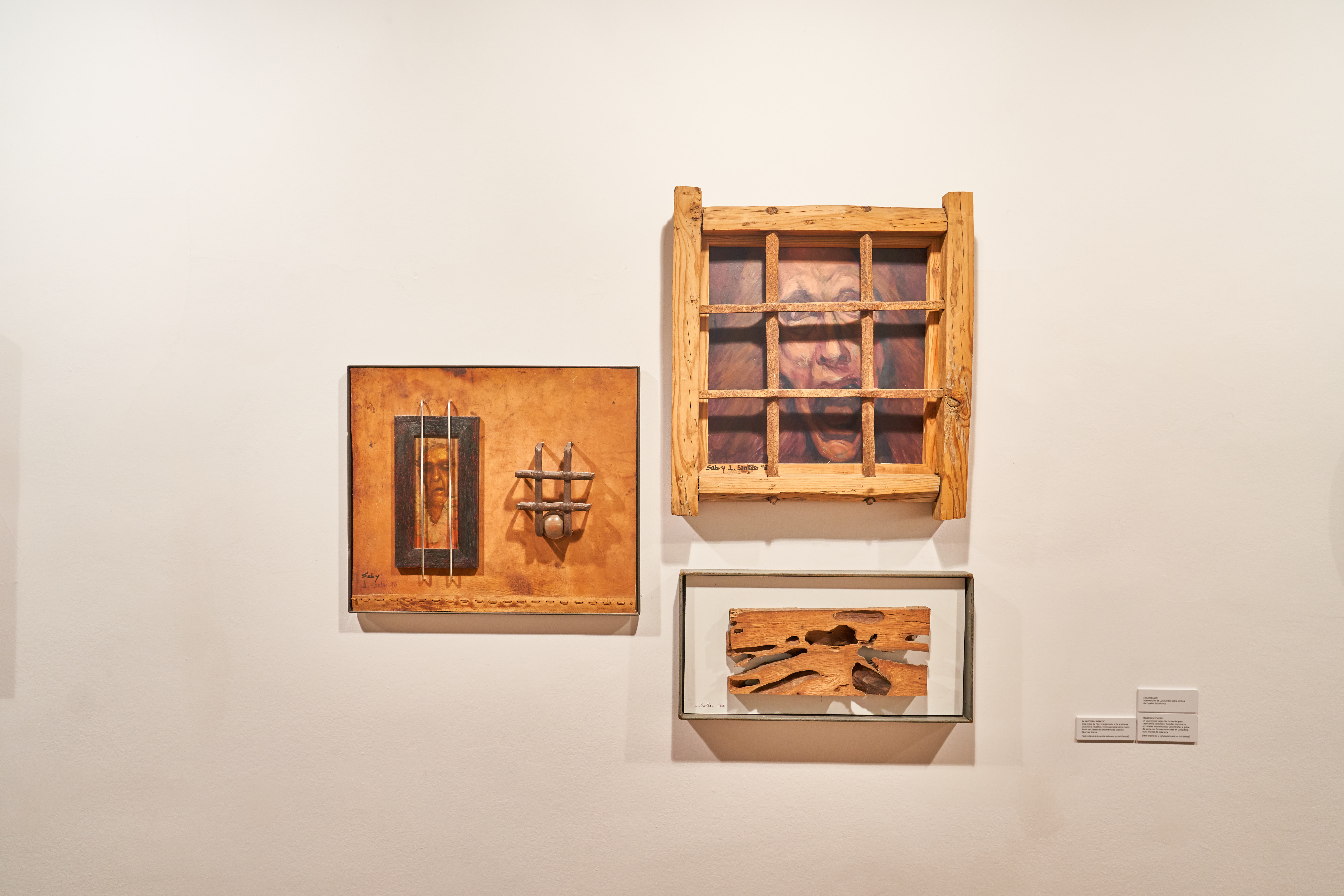 La Universidad de Salamanca recrea ‘los mundos de Luis Santos’ en una exposición con sus objetos, escritos y creaciones