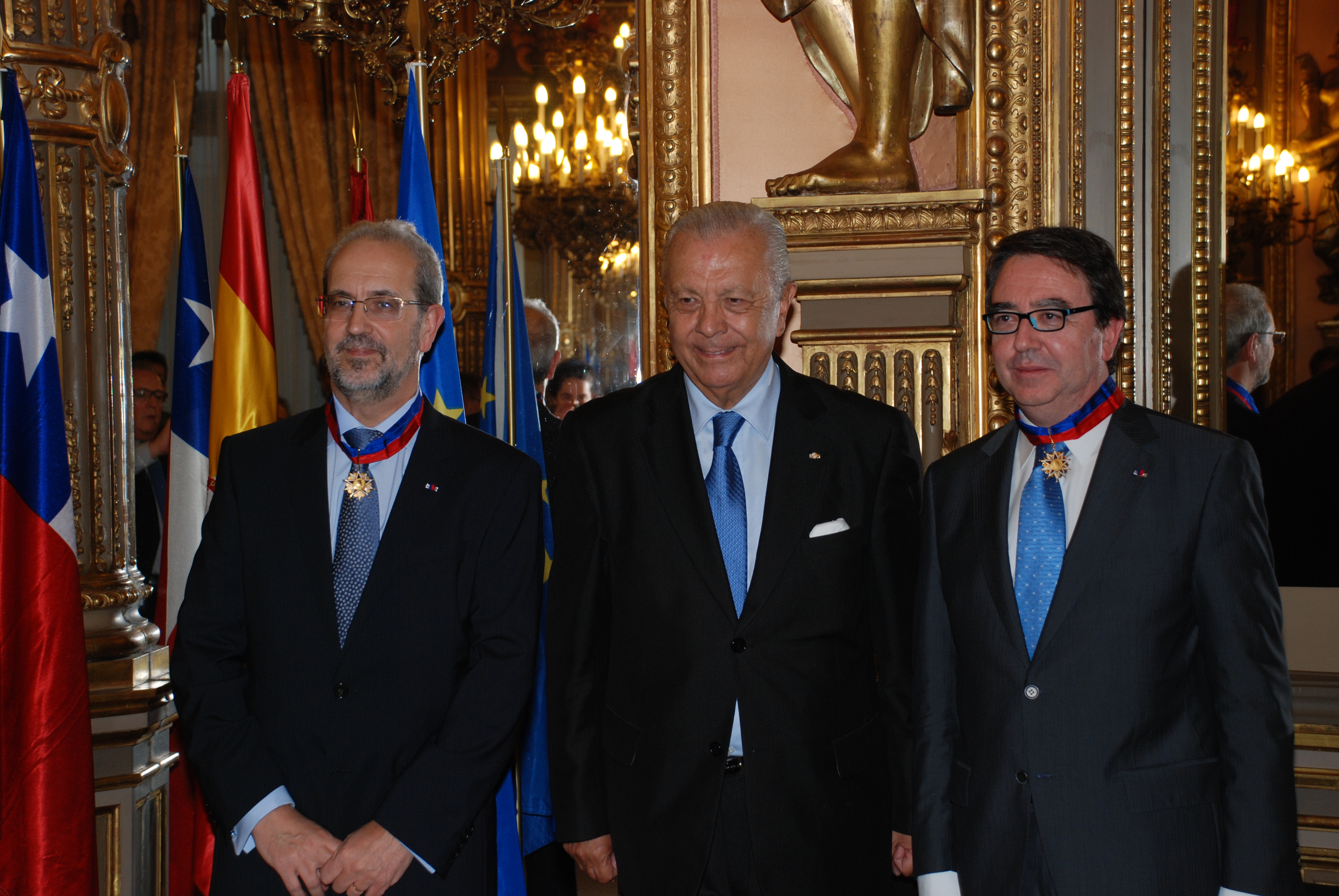 El rector de la Universidad de Salamanca, Daniel Hernández Ruipérez, ha sido distinguido con la Orden ‘Bernardo O’Higgins’