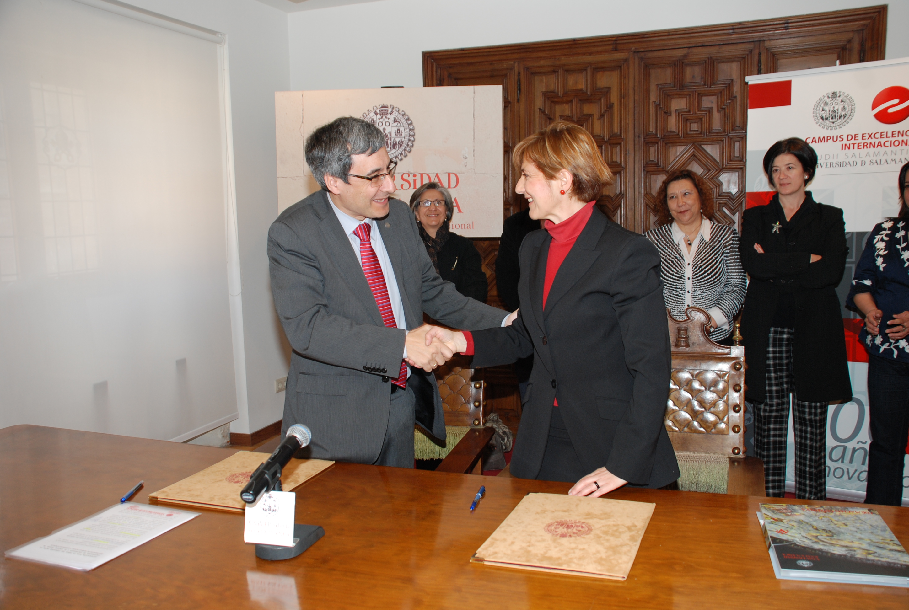 Firma de convenio entre la Universidad de Salamanca y el Colegio Oficial de Diplomados en Trabajo Social y Asistentes Sociales de Salamanca y Zamora