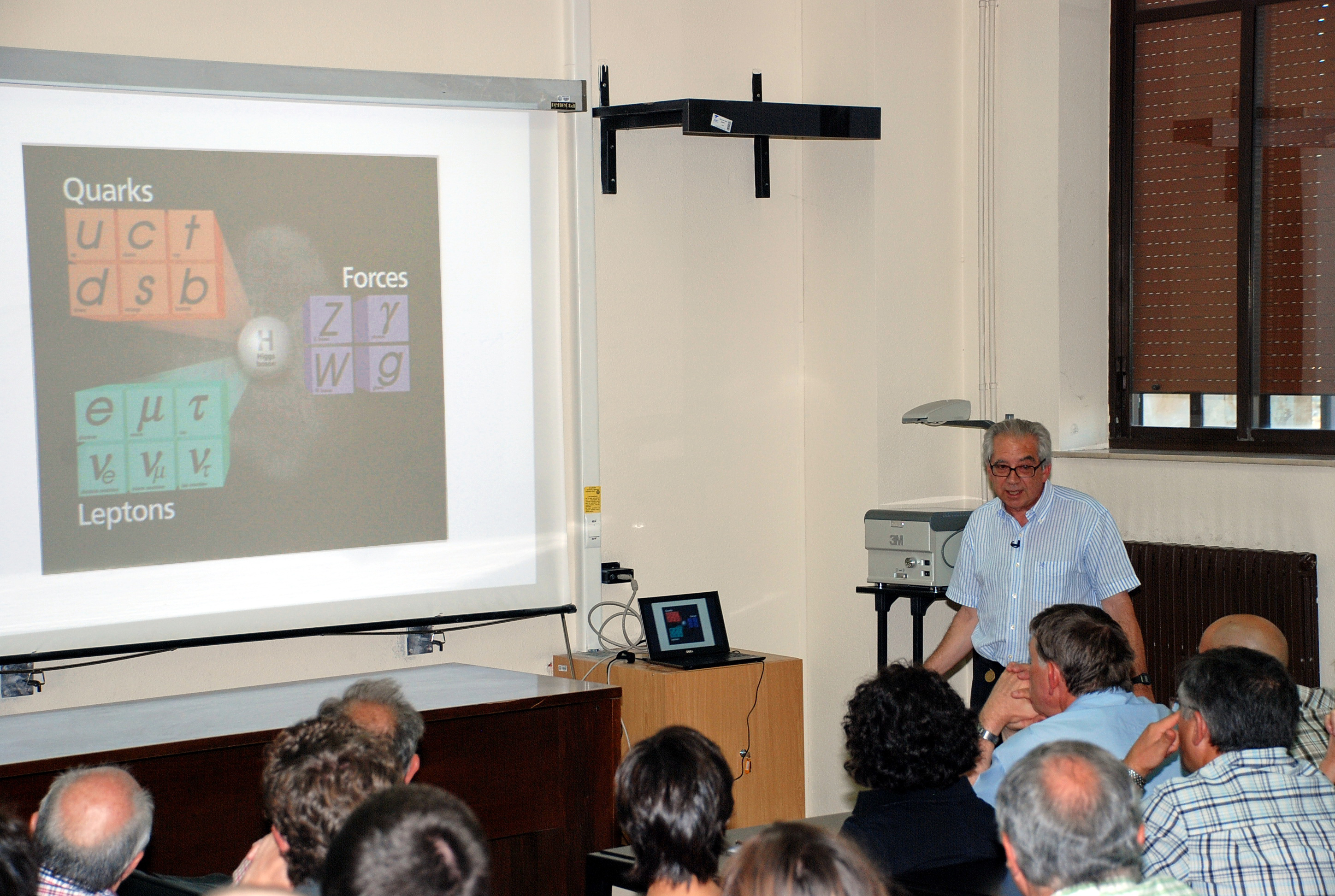 Francisco Fernández, catedrático del Departamento de Física Fundamental de la Usal, ofrece un seminario sobre el Bosón de Higgs