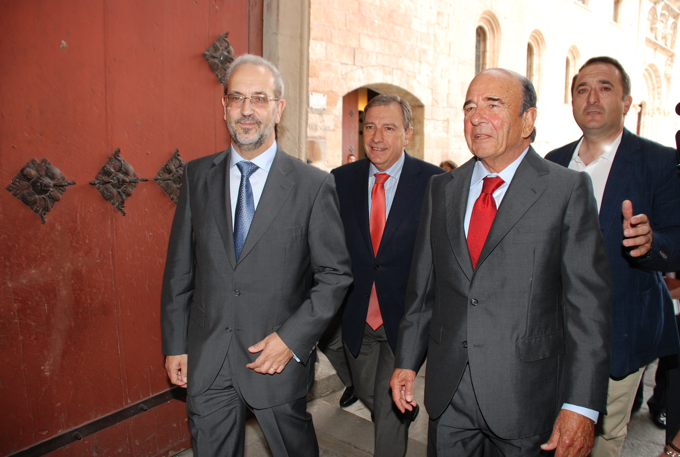 La Universidad de Salamanca y Banco Santander entregan sus becas internacionales