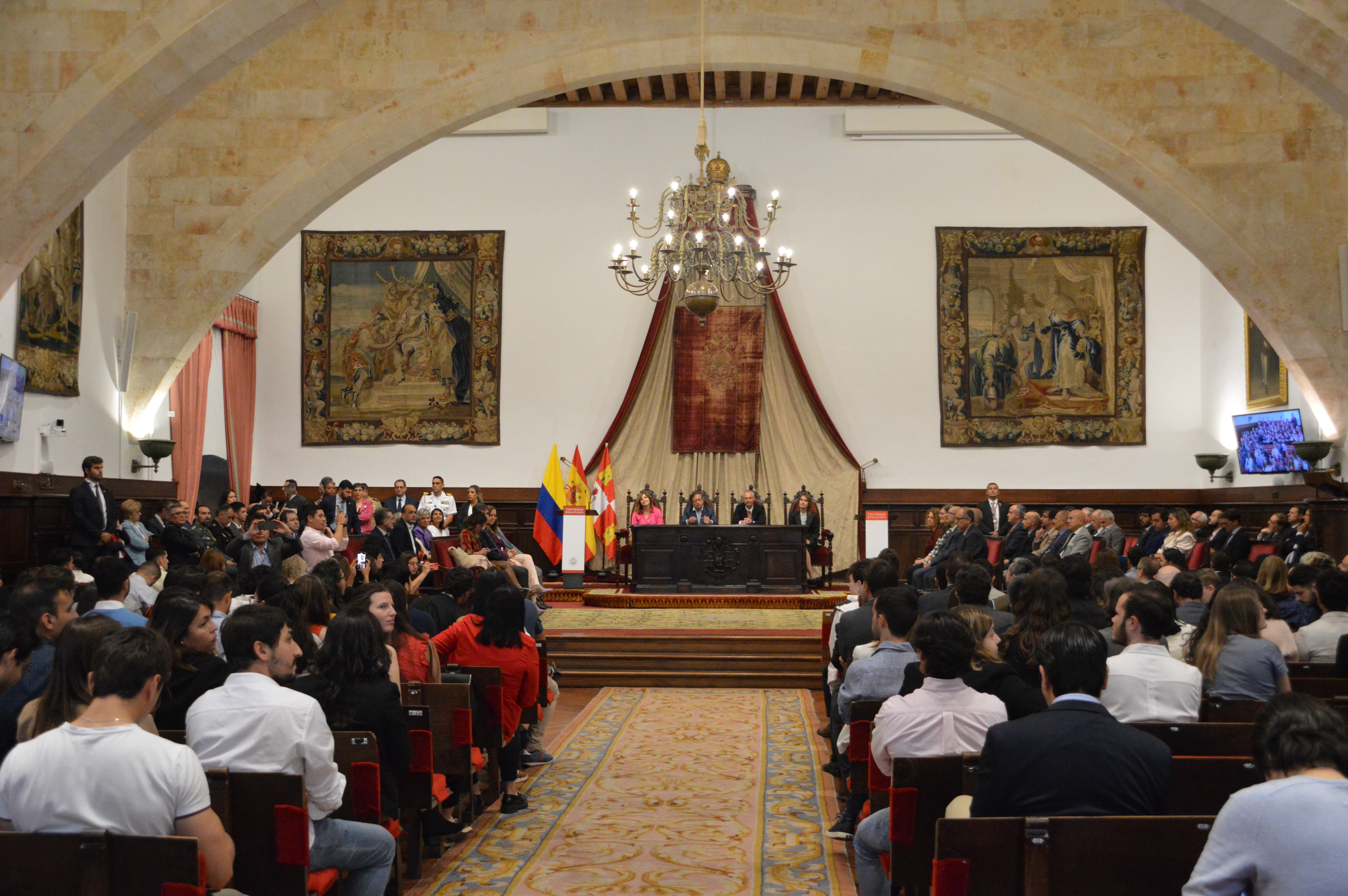 El presidente de la República de Colombia recibe la Medalla de la Universidad de Salamanca