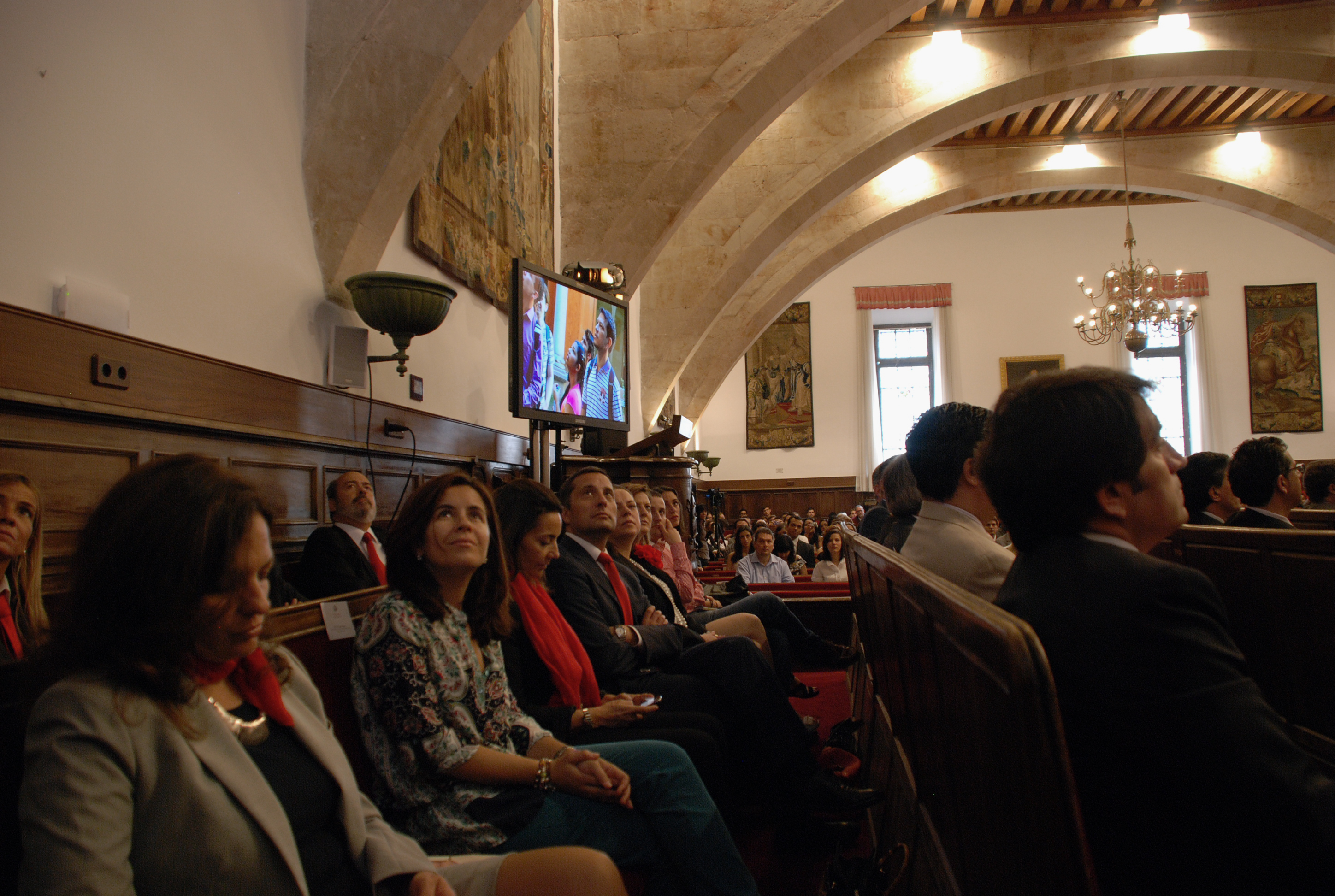 La Universidad de Salamanca y Banco Santander entregan 173 becas internacionales 