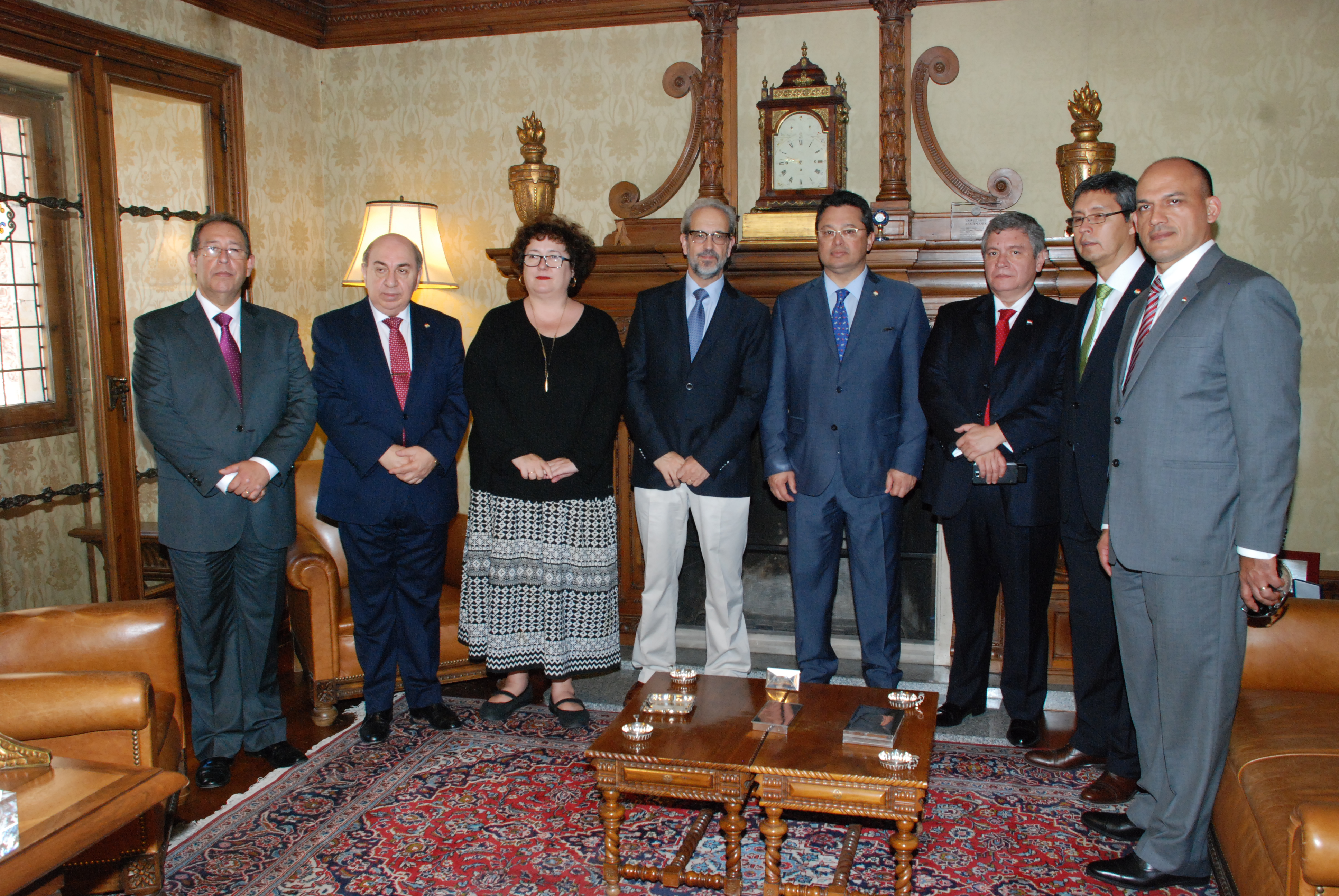 El rector recibe al ministro de Industria y Comercio de Paraguay