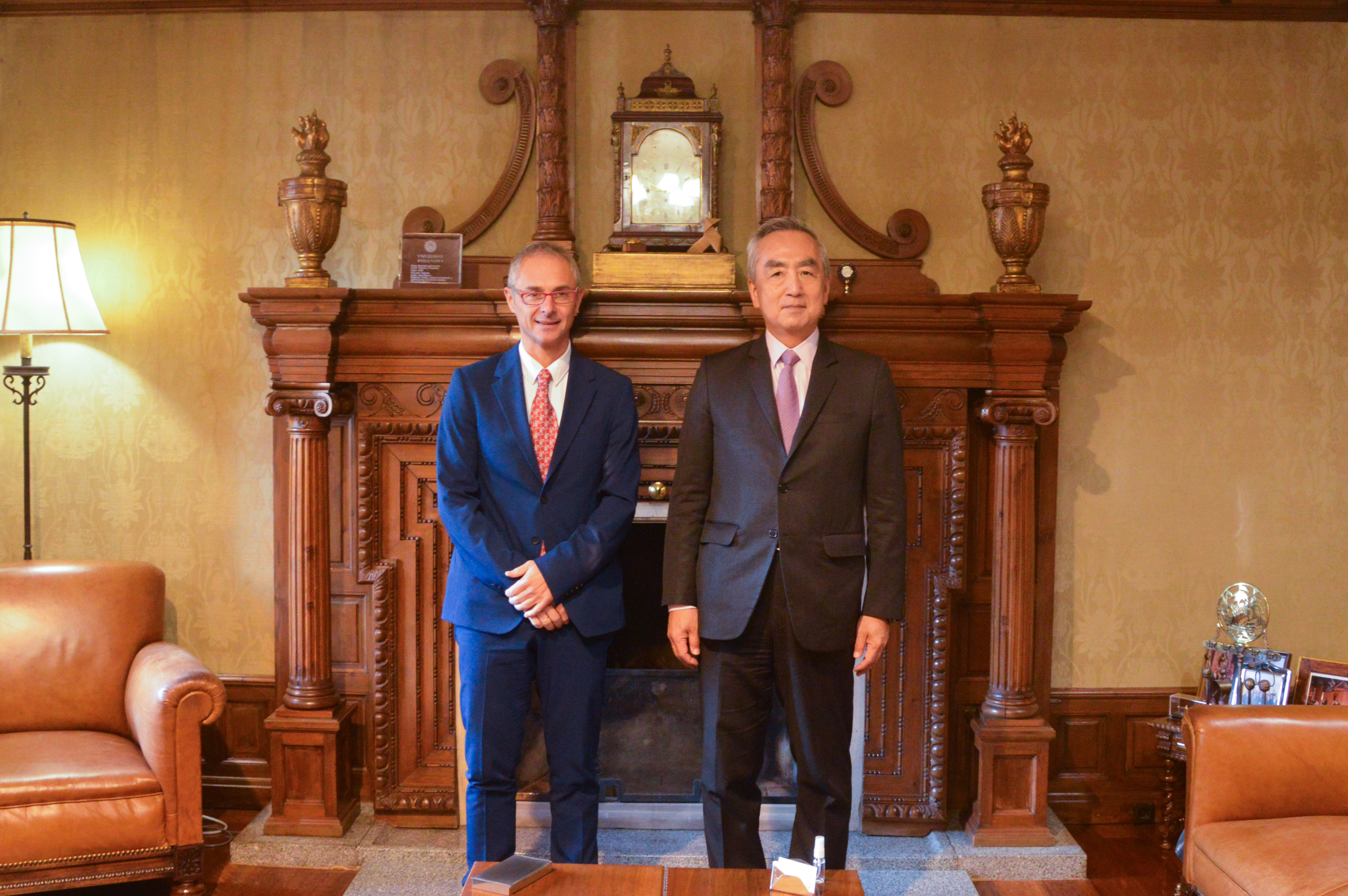 El rector Ricardo Rivero recibe al embajador de Japón en España, Kenji Hiramatsu