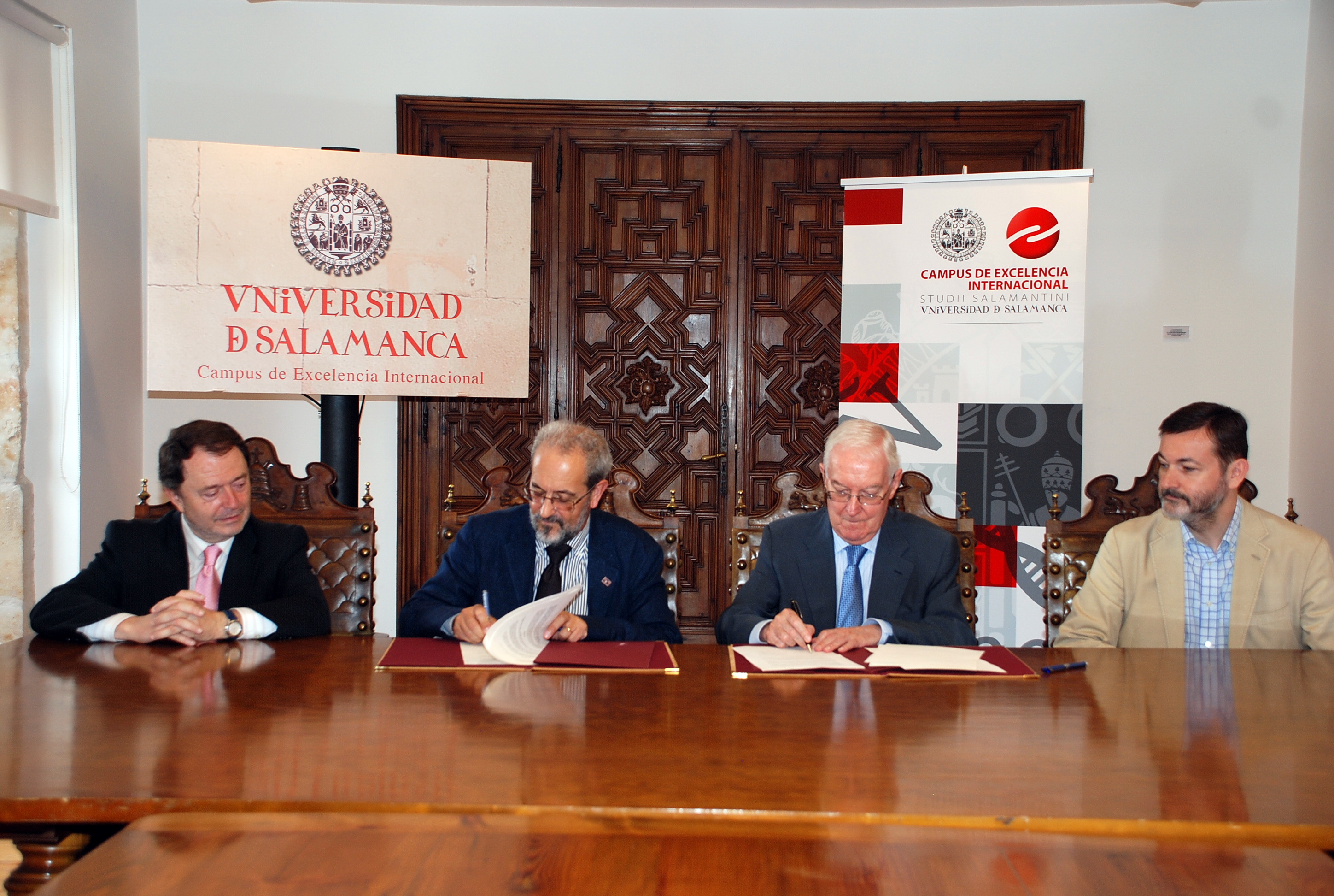 La Universidad de Salamanca y el Instituto Cervantes plantean organizar el Congreso Internacional de la Lengua Española en torno a 2018
