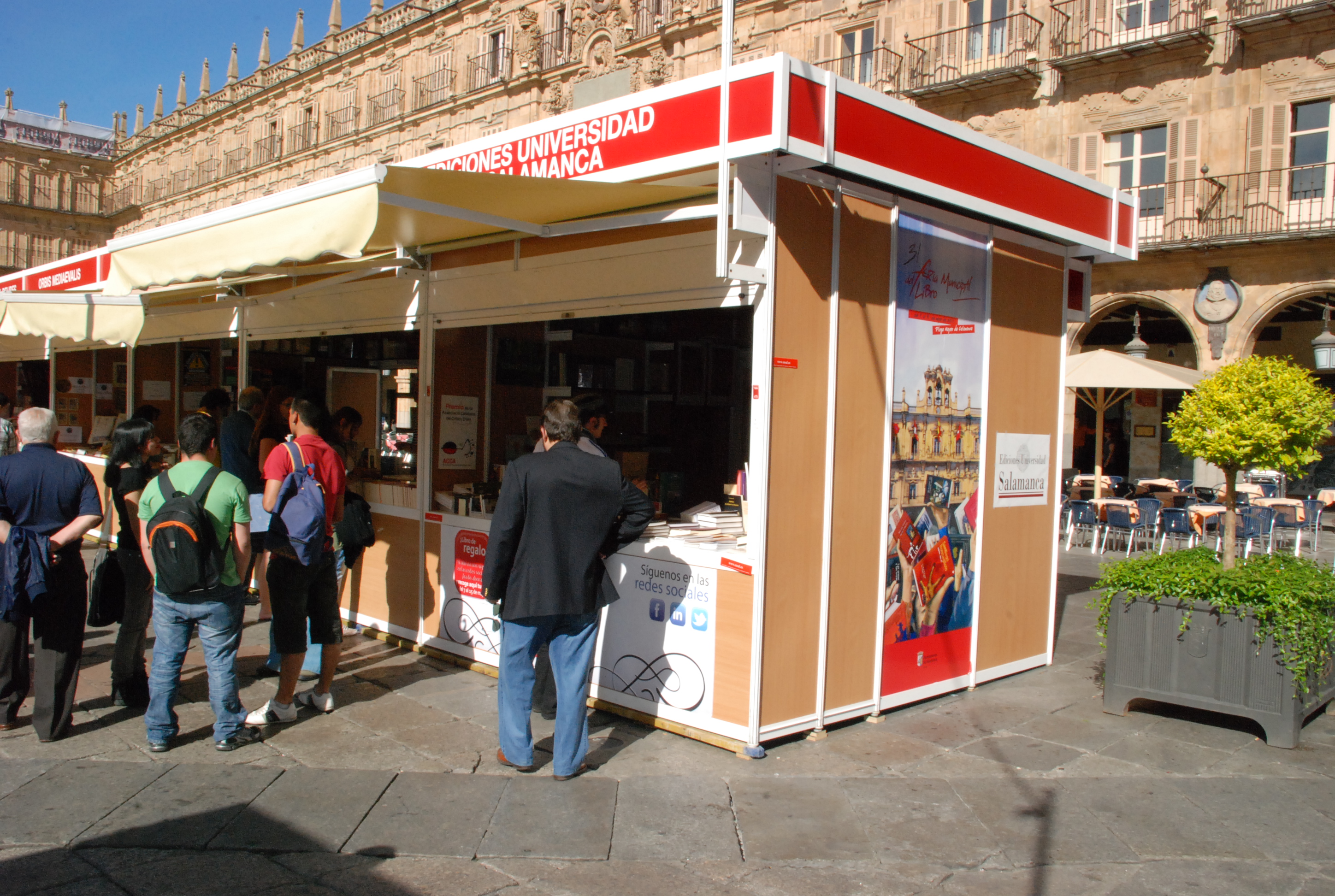 Estand de Ediciones Universidad de Salamanca en la Feria del Libro