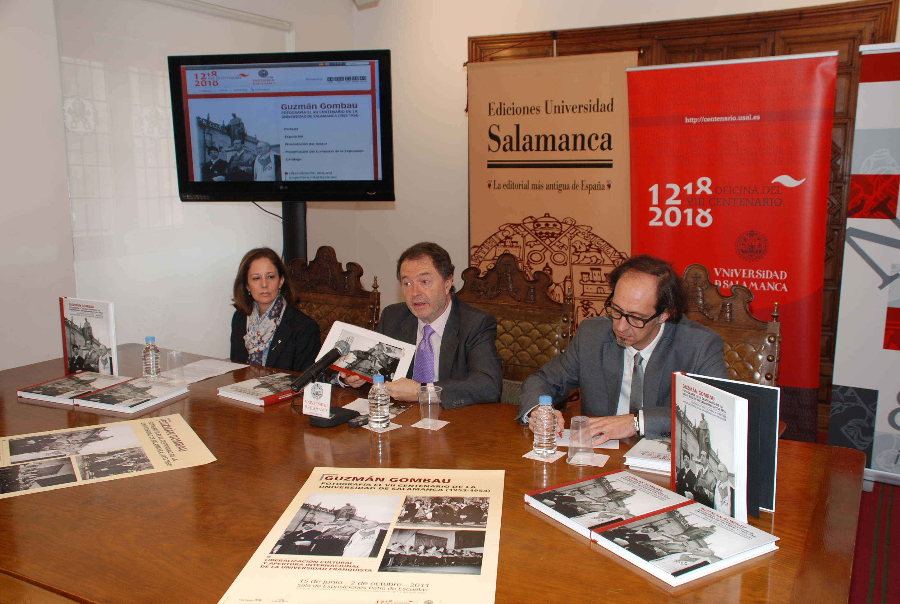 Presentación de la exposición "Guzmán Gombáu fotografía el VII Centenario de la Universidad de Salamanca (1953-1954)"
