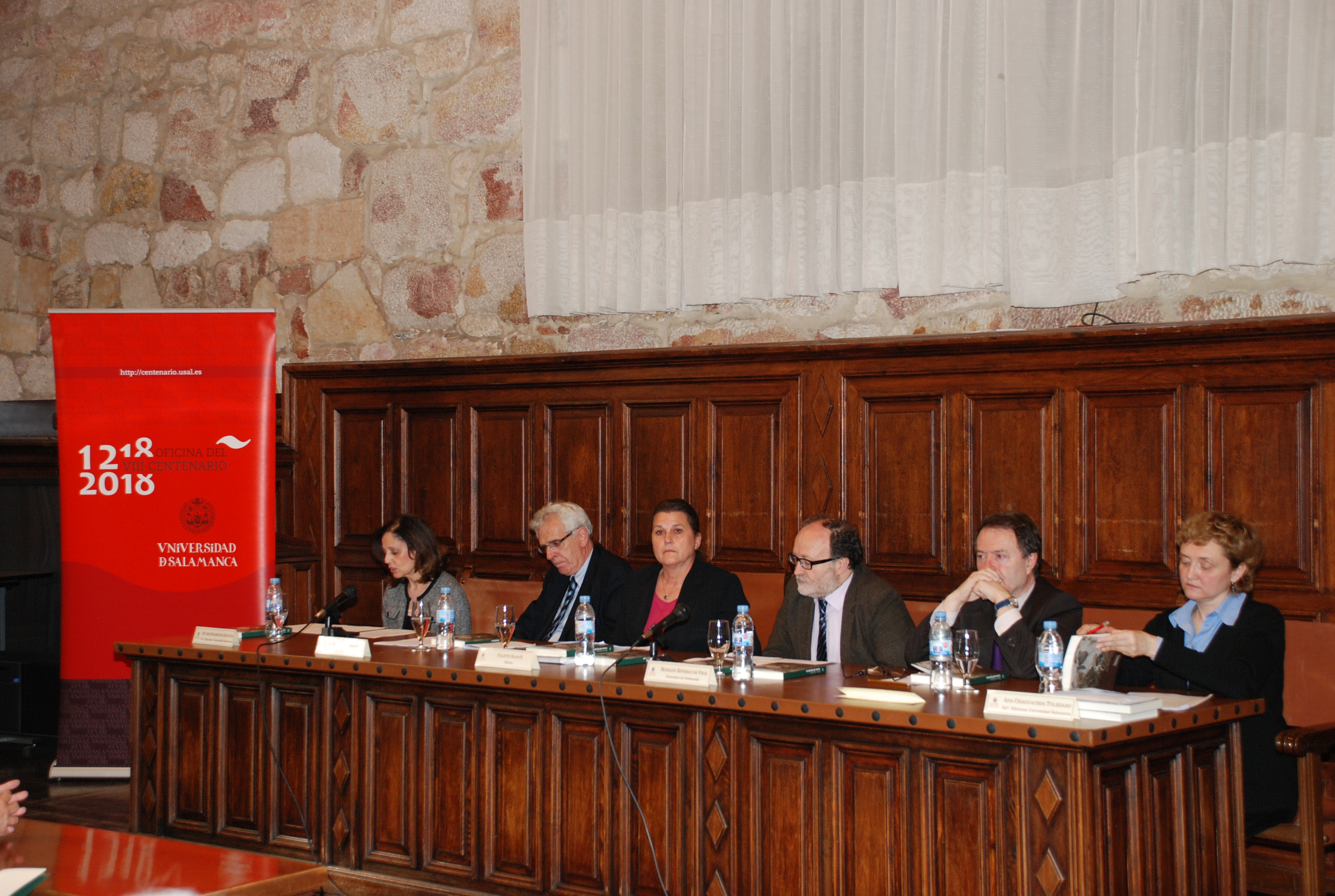 Los escritores franceses Jean-Claude y Colette Rabaté donan a la Universidad de Salamanca el semanario ‘España con honra’