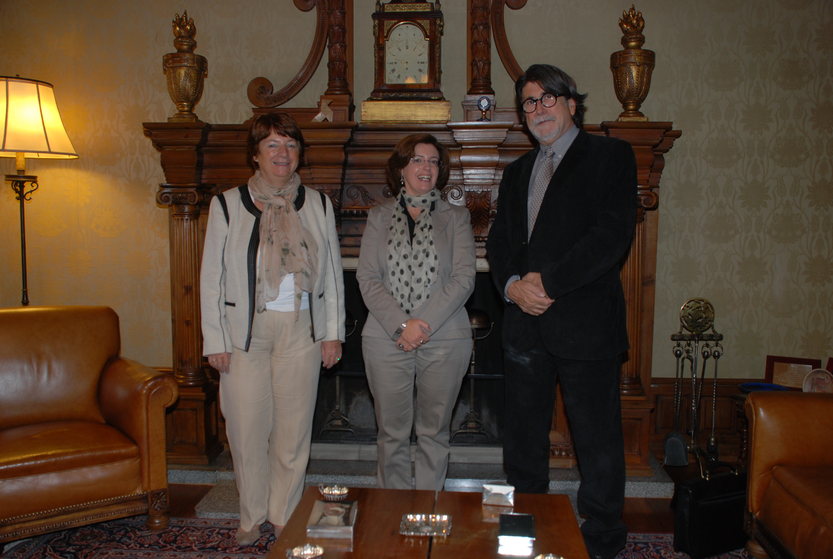 La cónsul general de Francia en Madrid visita la Universidad de Salamanca 