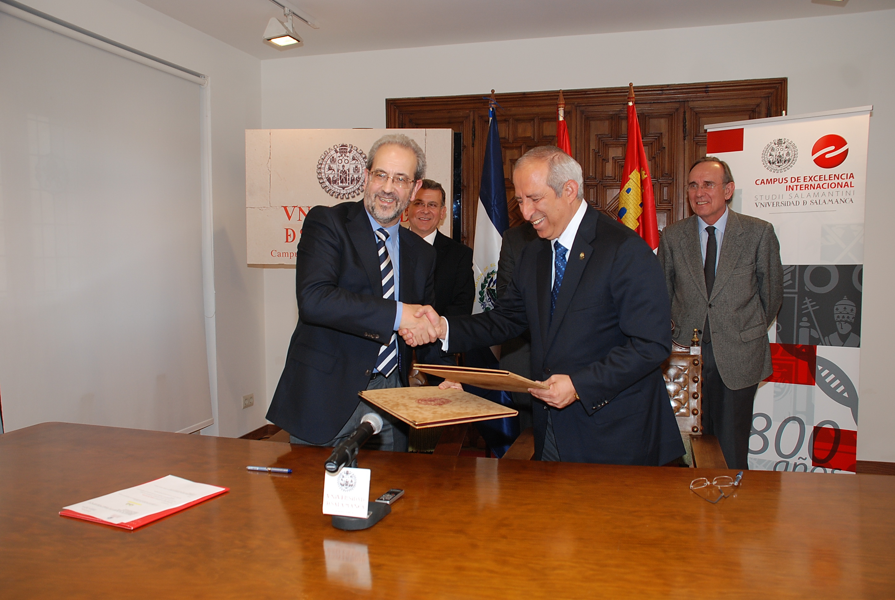 Firma de convenio de colaboración entre la Universidad de Salamanca y la Asamblea Legislativa de la República de El Salvador