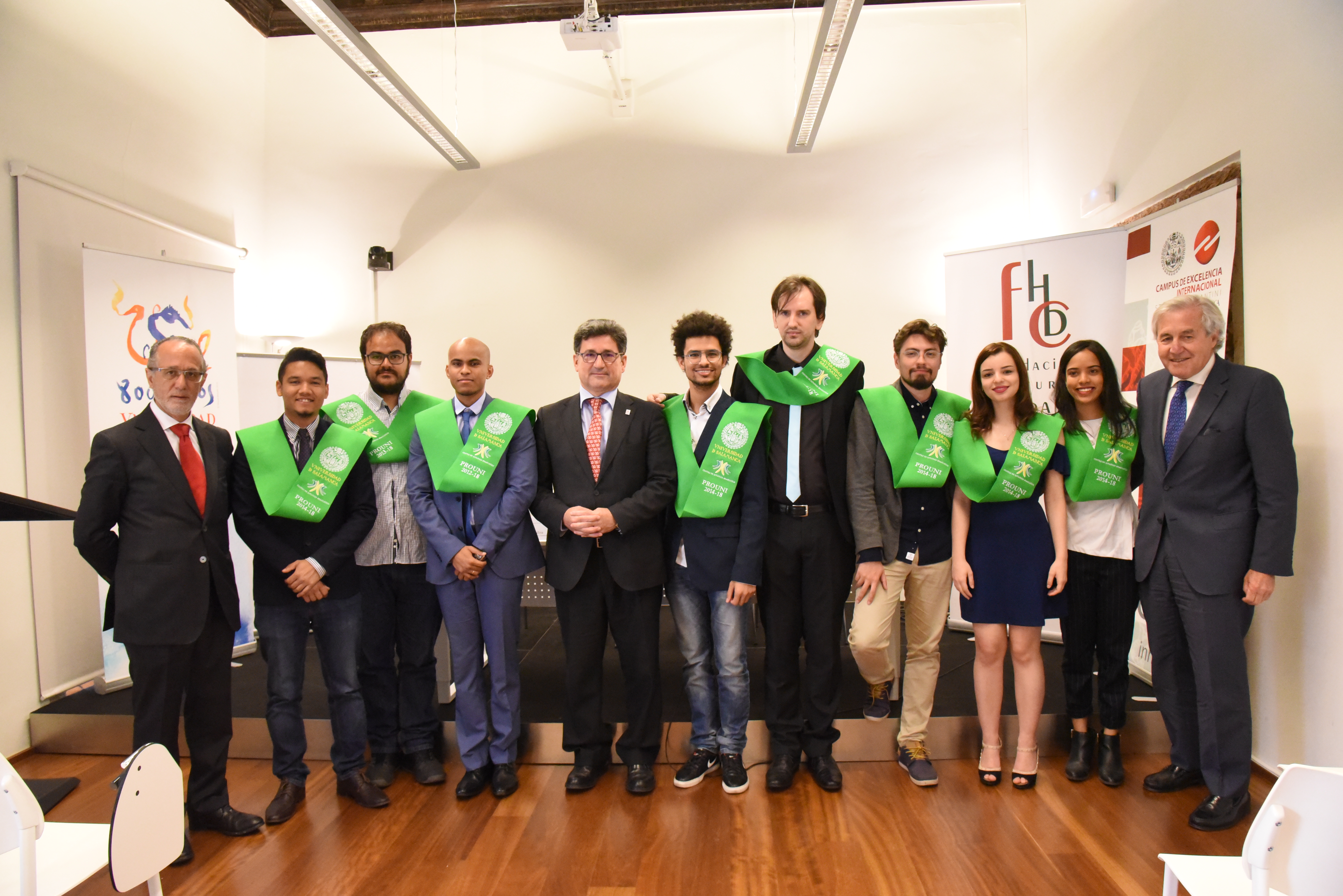 Los alumnos de la quinta promoción del Programa ProUni celebran su graduación en la Universidad de Salamanca