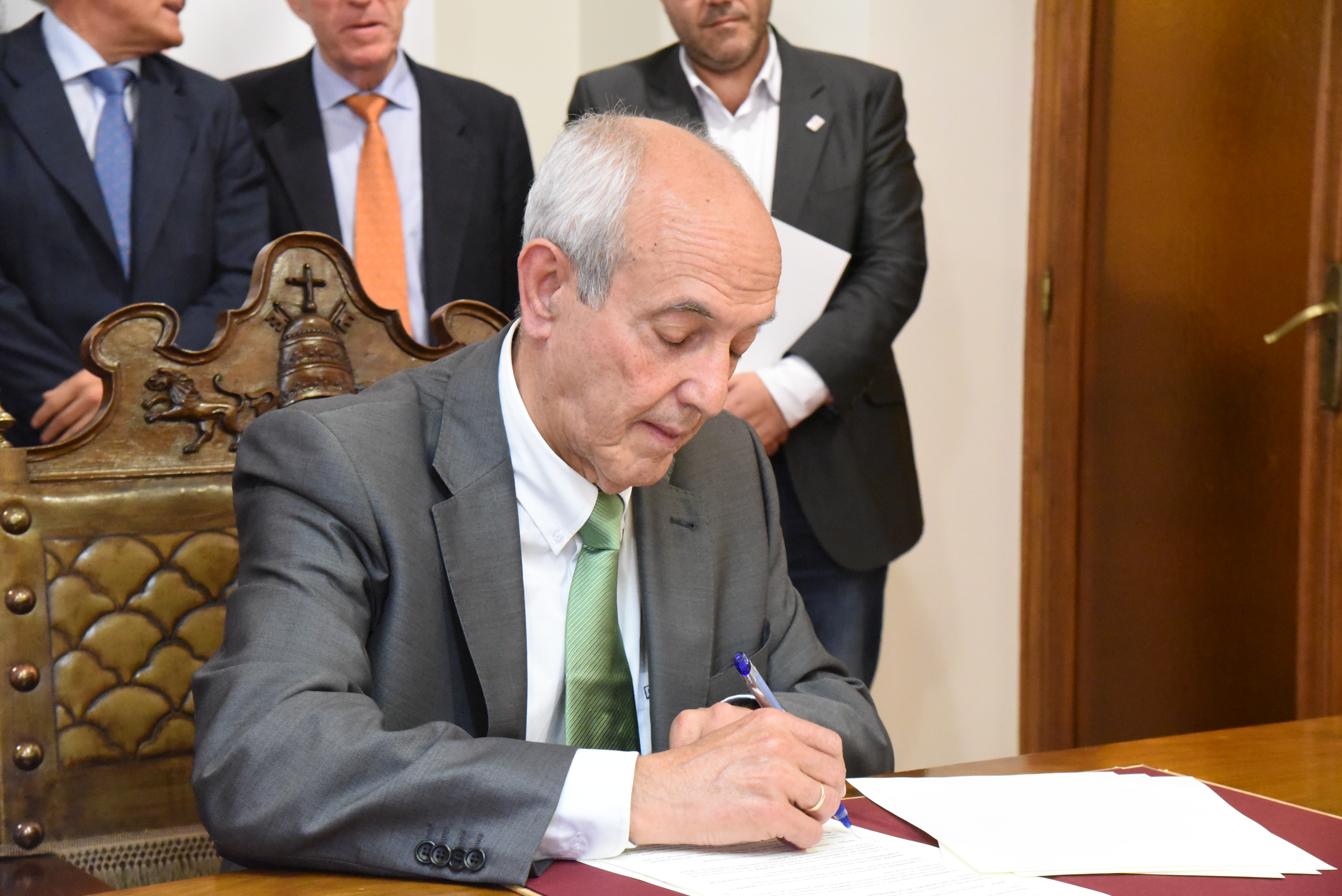 La Universidad de Salamanca y GRUPOSA firman un convenio de colaboración en el marco del VIII Centenario