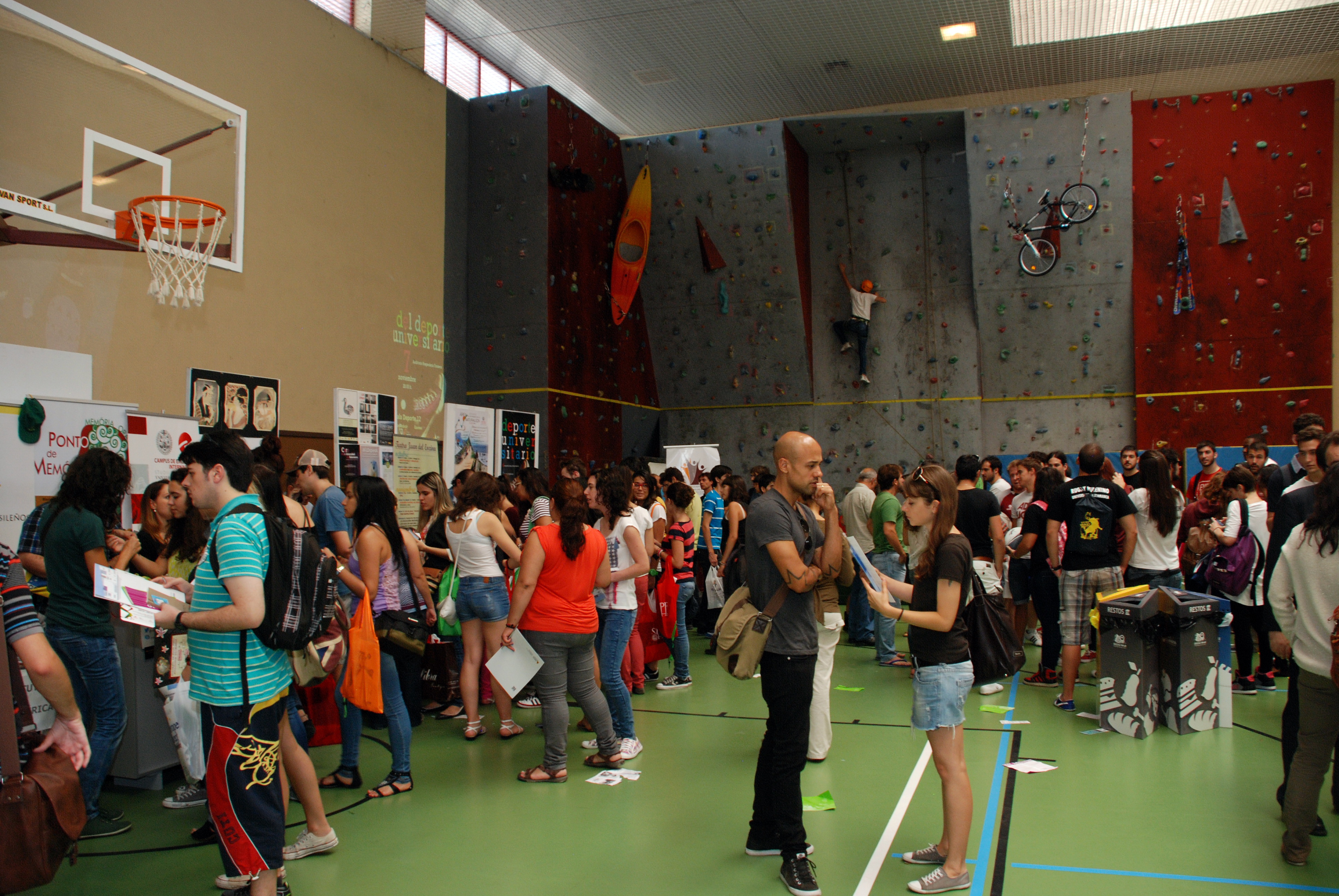 Más de 9.000 estudiantes visitan la VII Feria de Bienvenida de la Universidad de Salamanca