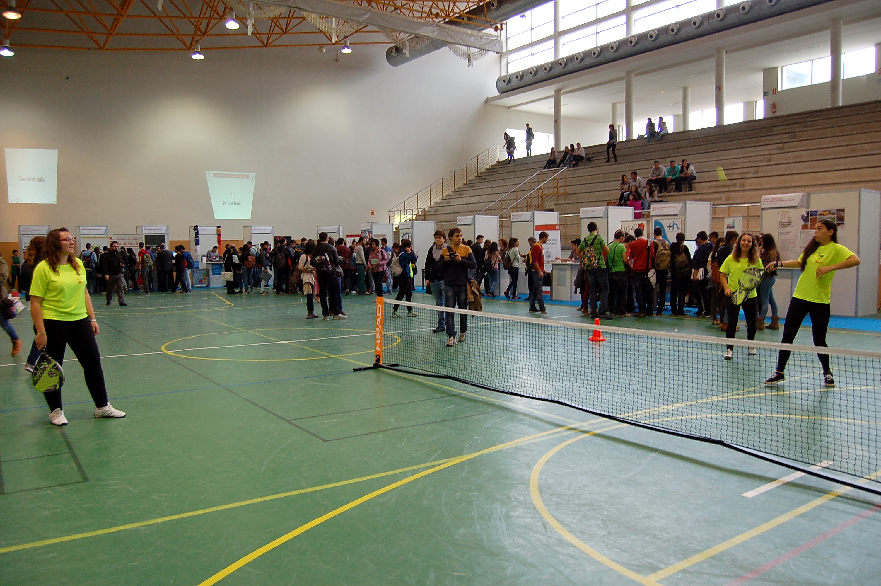 La Feria de Bienvenida del Campus de Zamora despierta gran interés entre los estudiantes