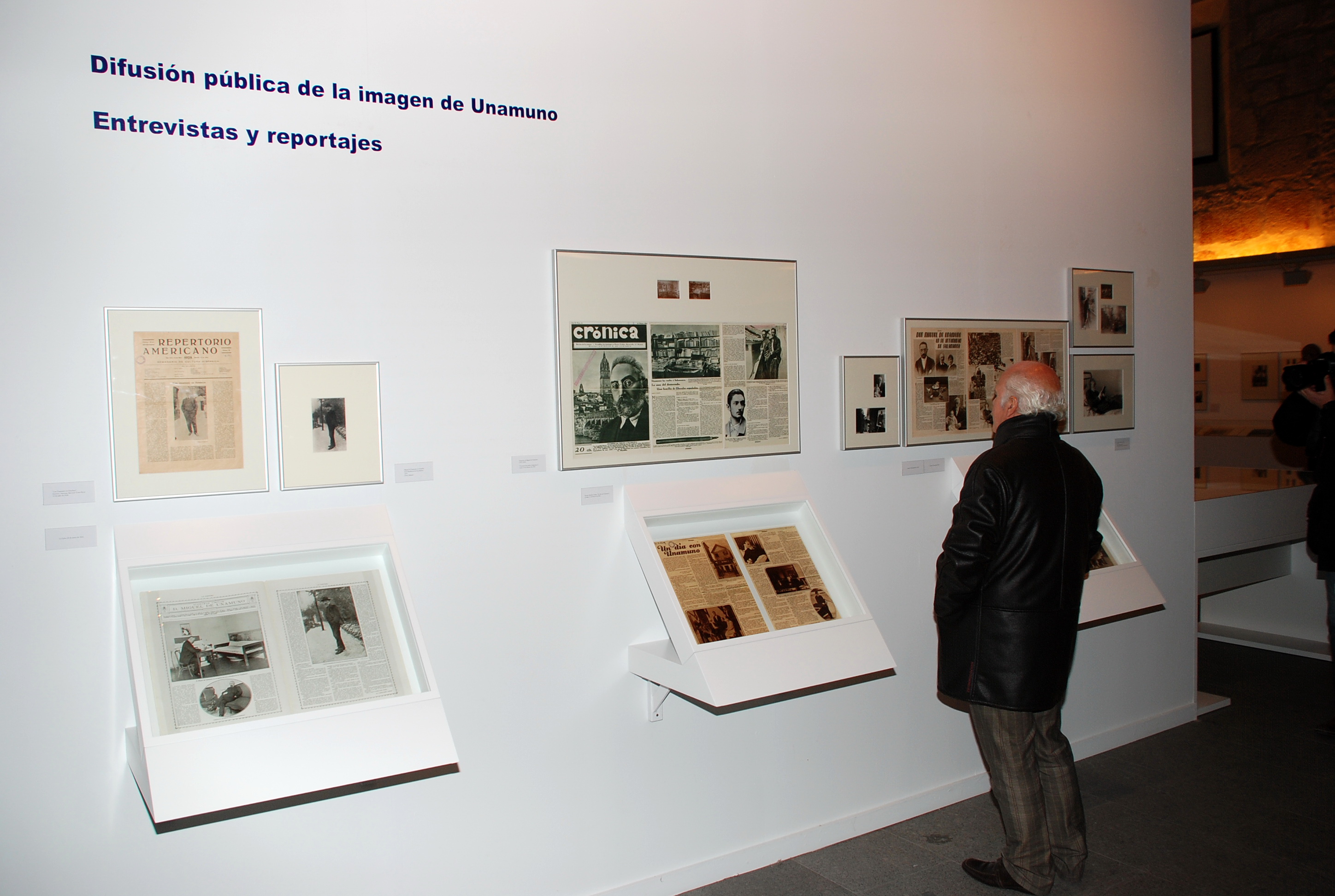 La Universidad de Salamanca muestra las múltiples facetas de Miguel de Unamuno a través de una nueva exposición fotográfica