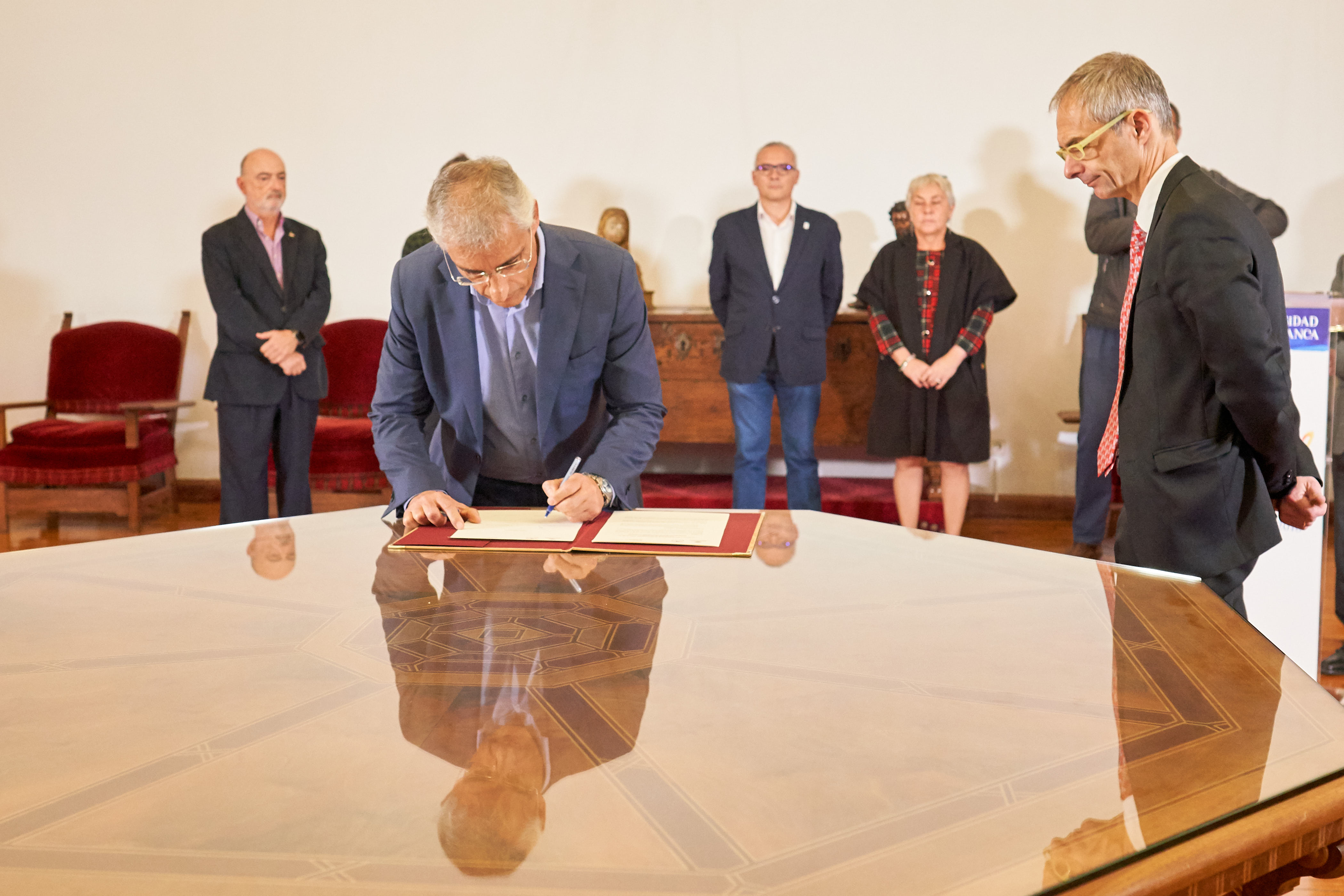 La Universidad de Salamanca firma el primer acuerdo sobre derechos de representación sindical con CCOO, CSIF, STECYL, UGT, CESM y CIBIA