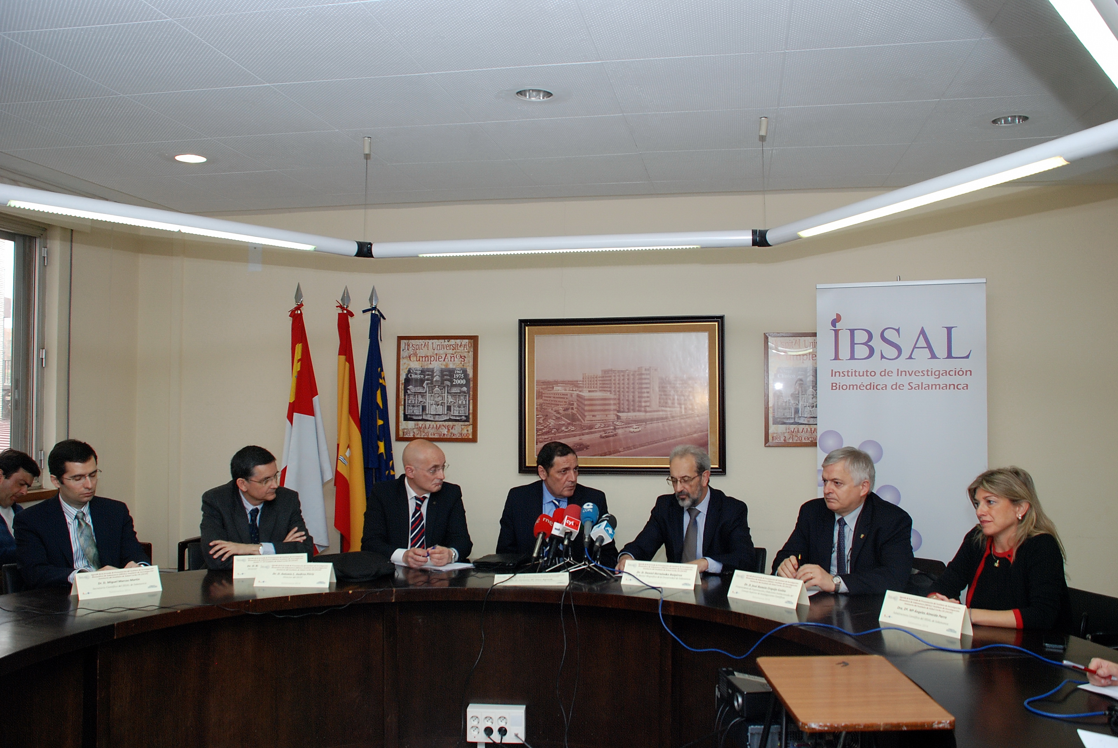 El rector asiste a la jornada de presentación del Instituto de Investigación Biomédica de Salamanca