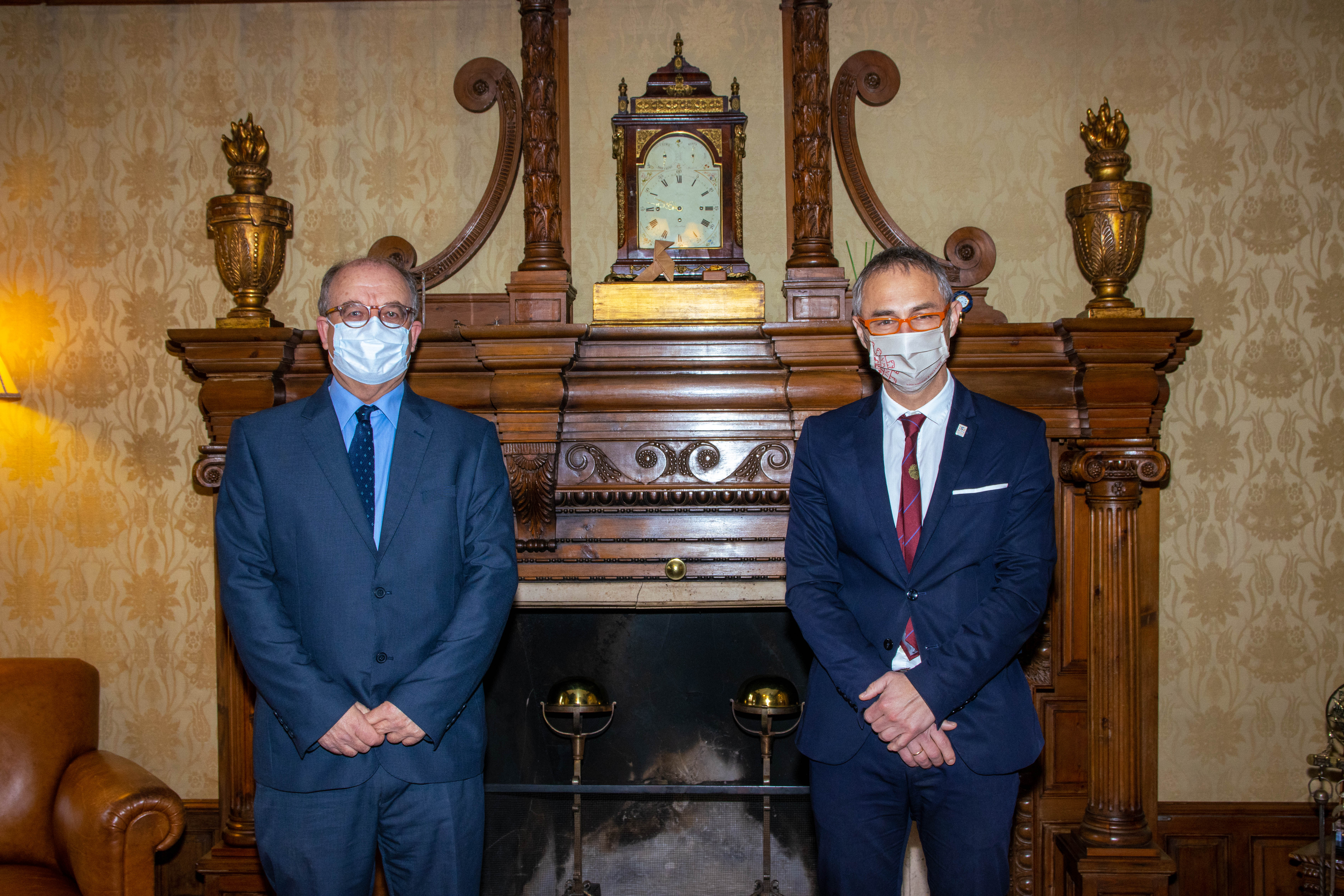 Ricardo Rivero, rector de la Universidad de Salamanca y Jesús Caro, senador por la provincia de Ávila