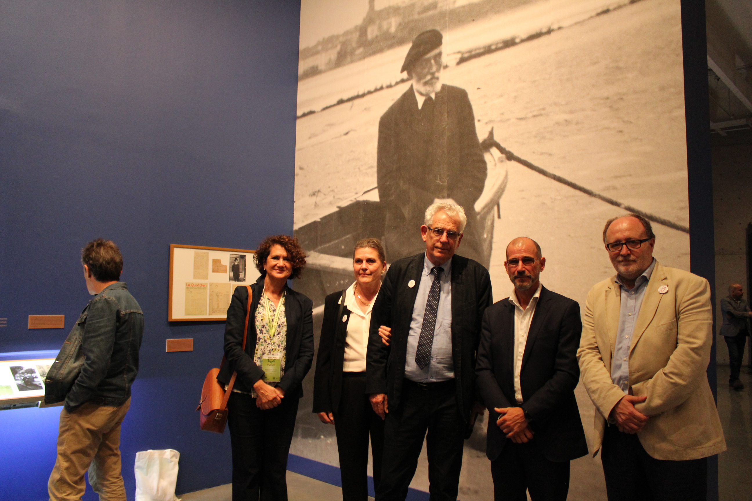 Los vicerrectores de Internacionalización y del VIII Centenario, Mª Ángeles Serrano y Mariano Esteban, acompañados por los hispanistas Jean Claude y Colette Rabaté.