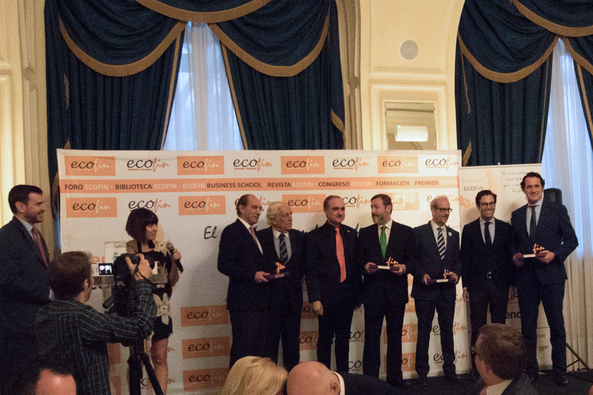 La Universidad de Salamanca y el Instituto Cervantes reciben el reconocimiento de ECOFIN ‘Imagen de España 2017’ por su labor para la difusión del español