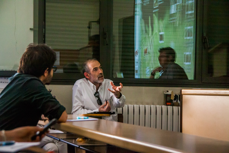 Alumnos de la Universidad de Salamanca participan en un concurso para organizar una exposición sobre los espacios universitarios
