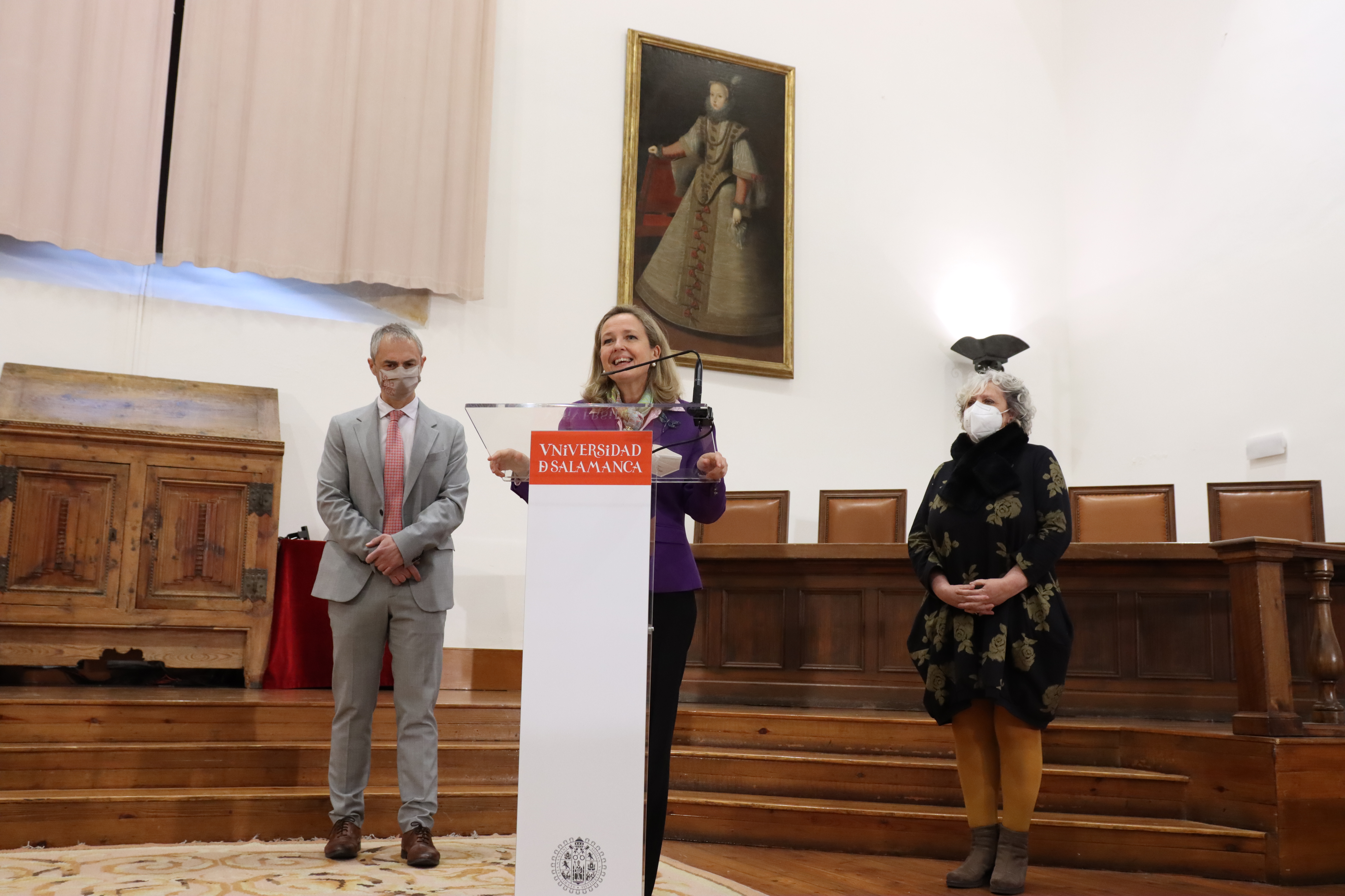 La vicepresidenta primera del Gobierno, Nadia Calviño, visita la Universidad de Salamanca