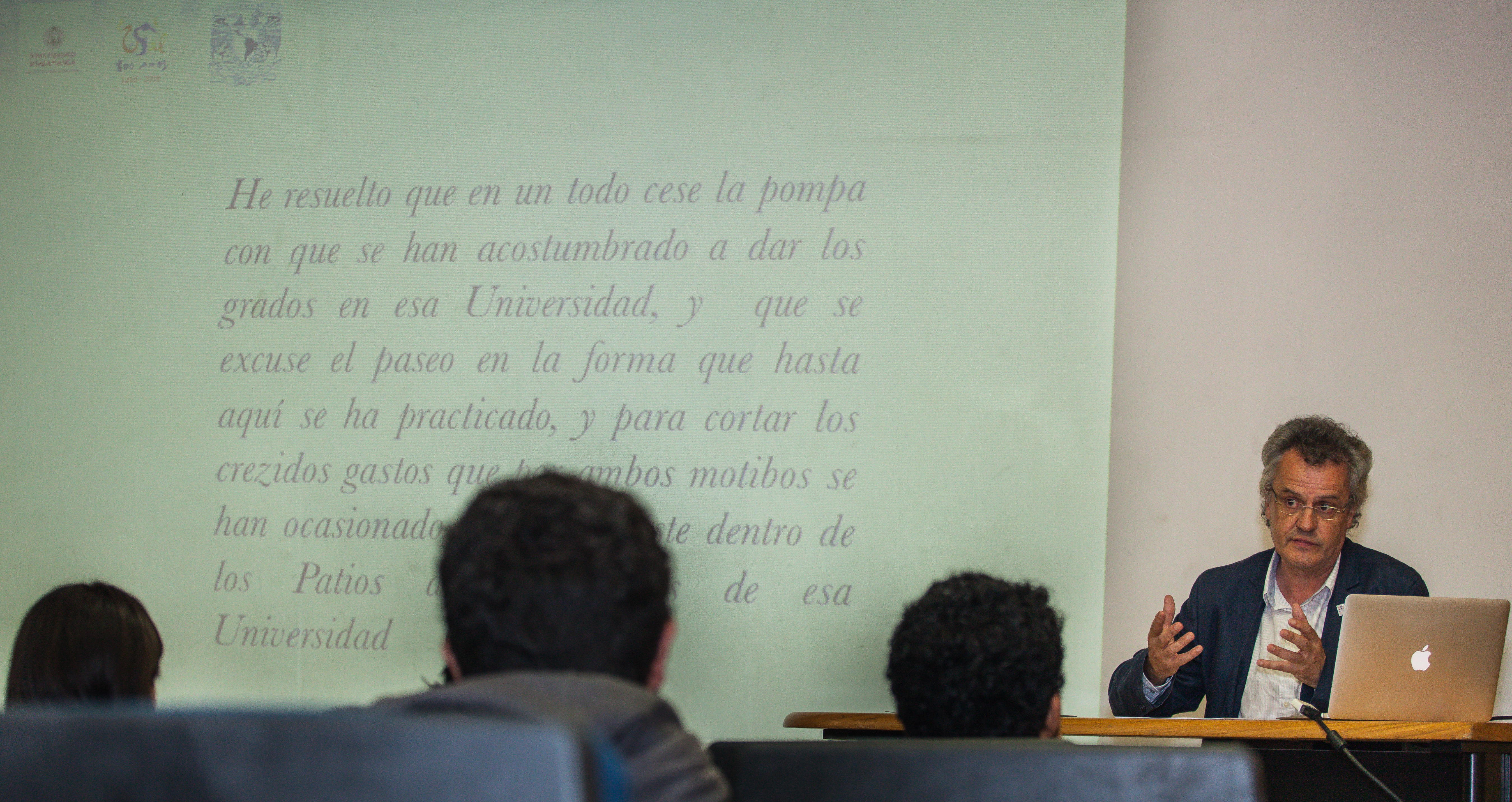 Bernardo García-Bernalt, durante la conferencia en la Facultad de Música de la UNAM