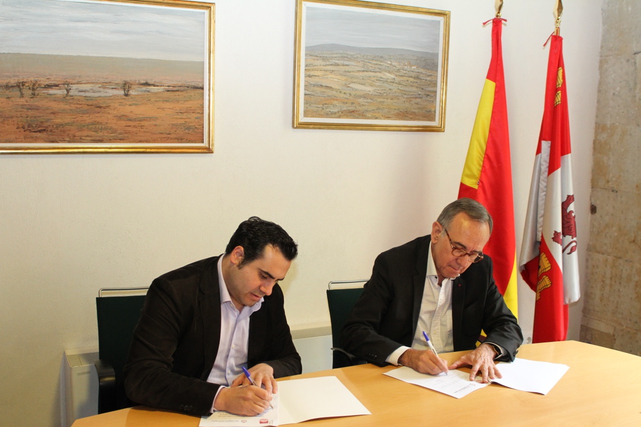La Universidad de Salamanca y el Ayuntamiento de San Esteban  de la Sierra firman un convenio de colaboración