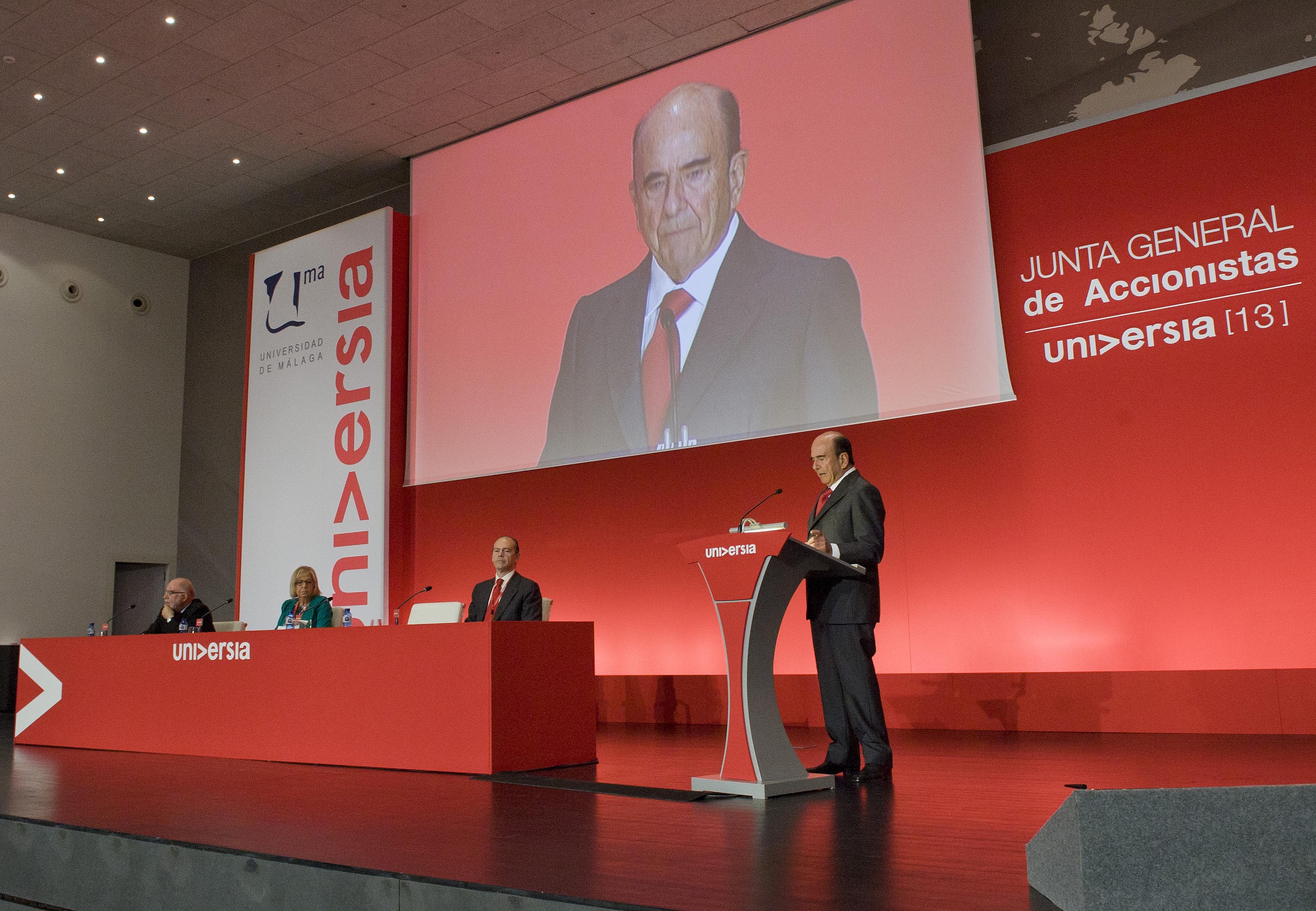 Emilio Botín anuncia 10.000 nuevas Becas Santander de Prácticas en PYMEs para universitarios españoles en 2014 y 2015