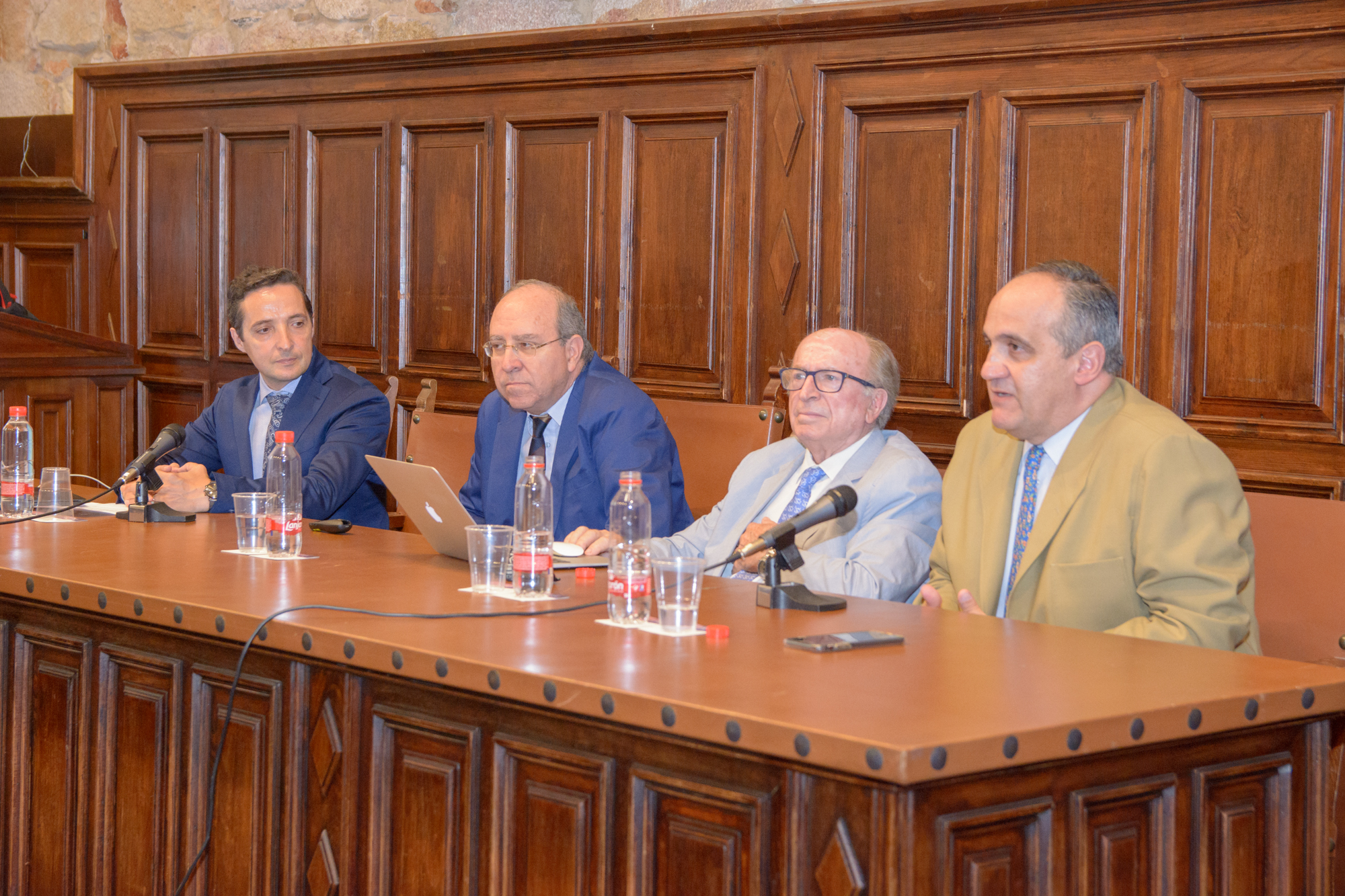 El director del Centro Nacional de Altas Tecnologías expone en la Universidad de Salamanca el estado de la investigación en el país centroamericano