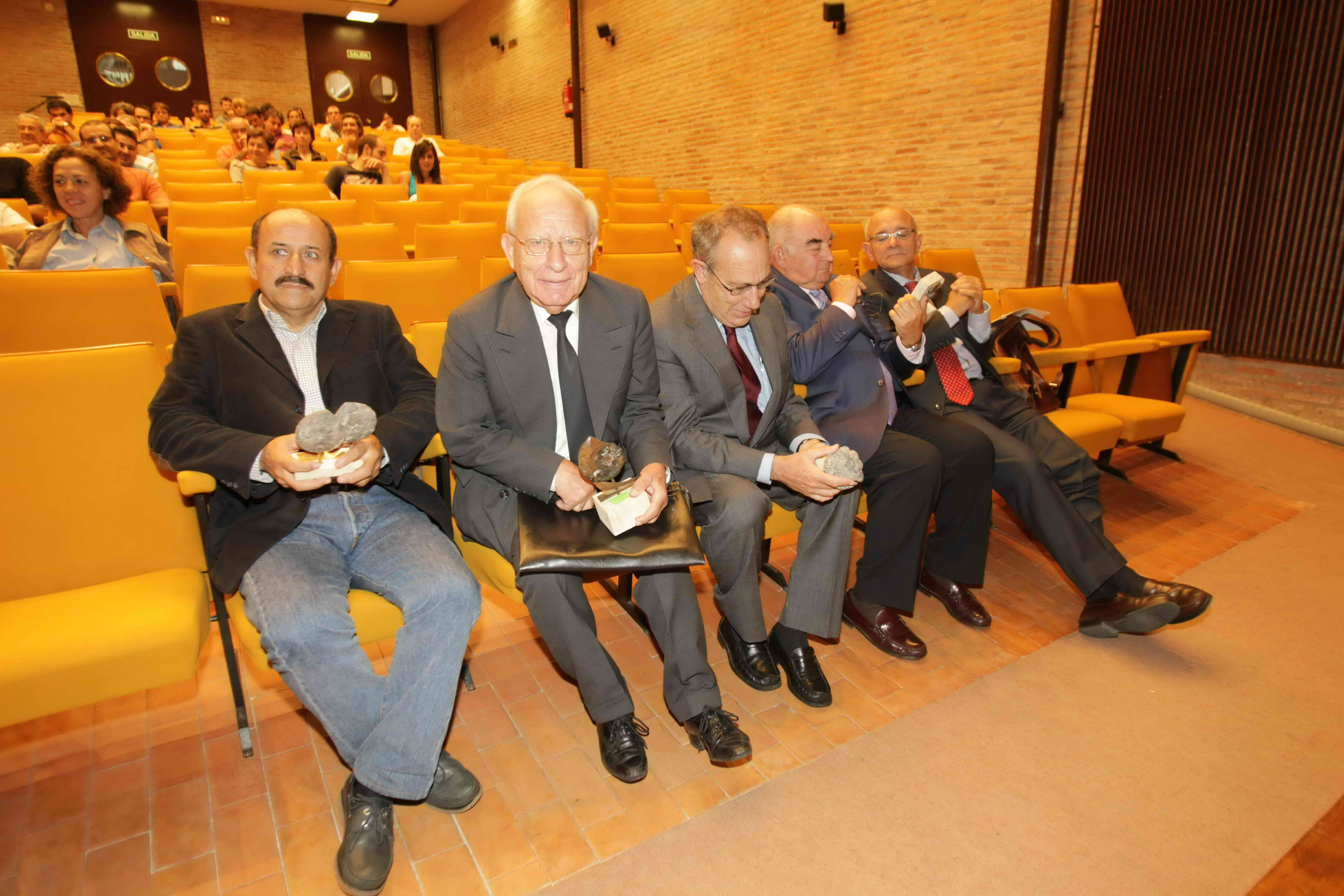 El rector asiste al homenaje de los exdirectores del Departamento de Bioquímica y Biología Molecular de la Universidad de Salamanca