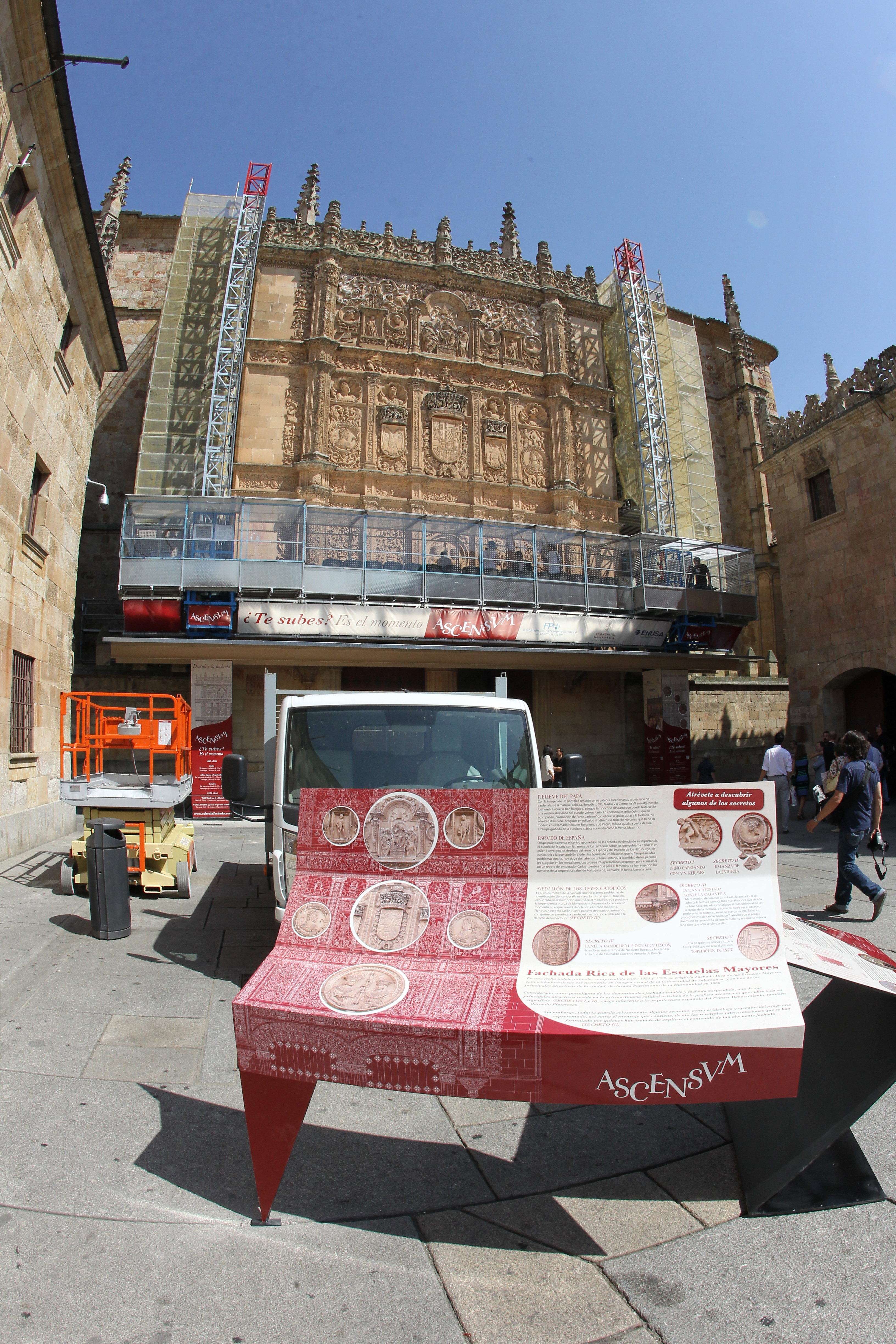 ASCENSVM, en marcha para difundir la fachada de la Universidad de Salamanca y su restauración