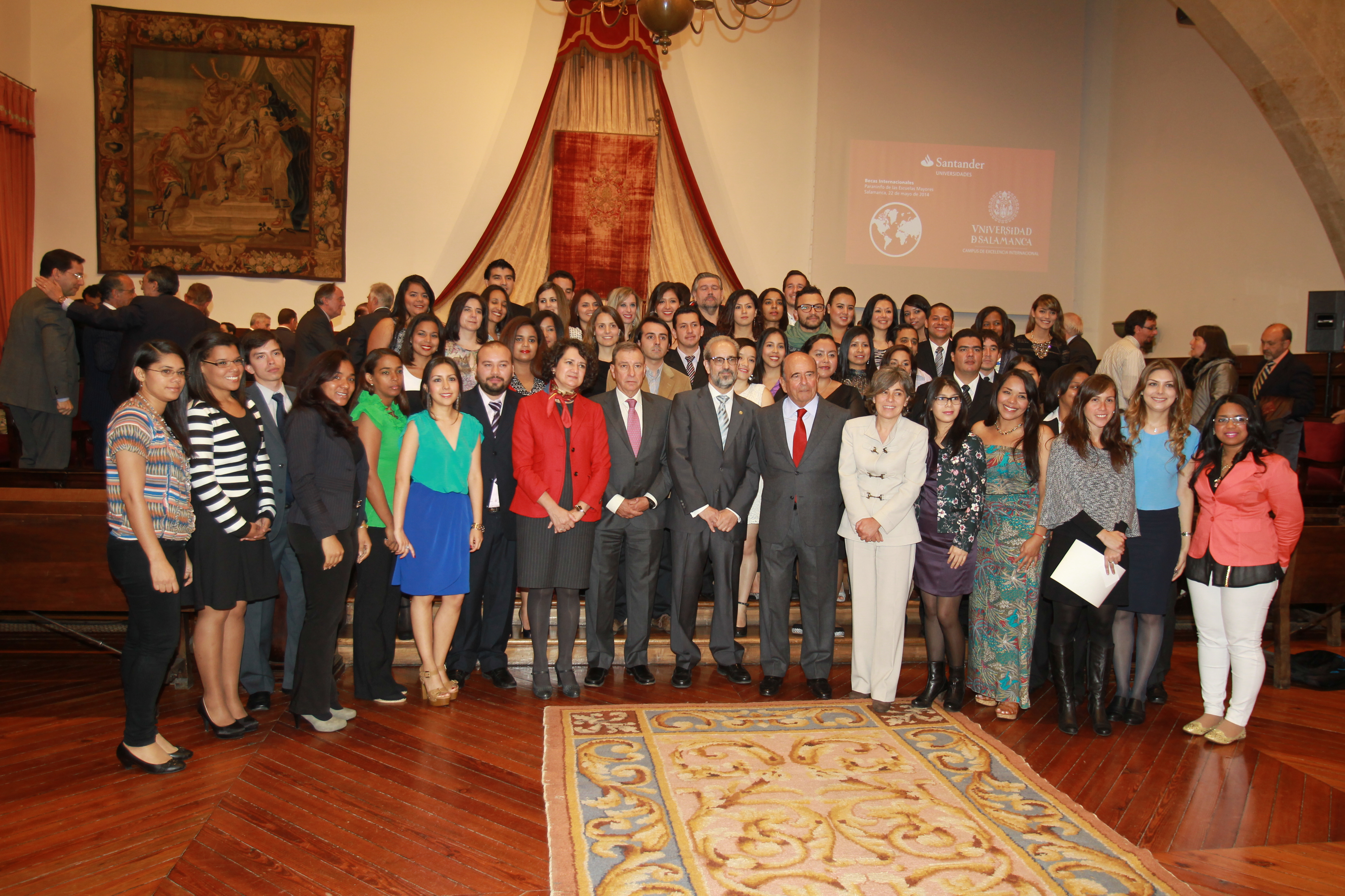 La Universidad de Salamanca y Banco Santander entregan 167 becas internacionales