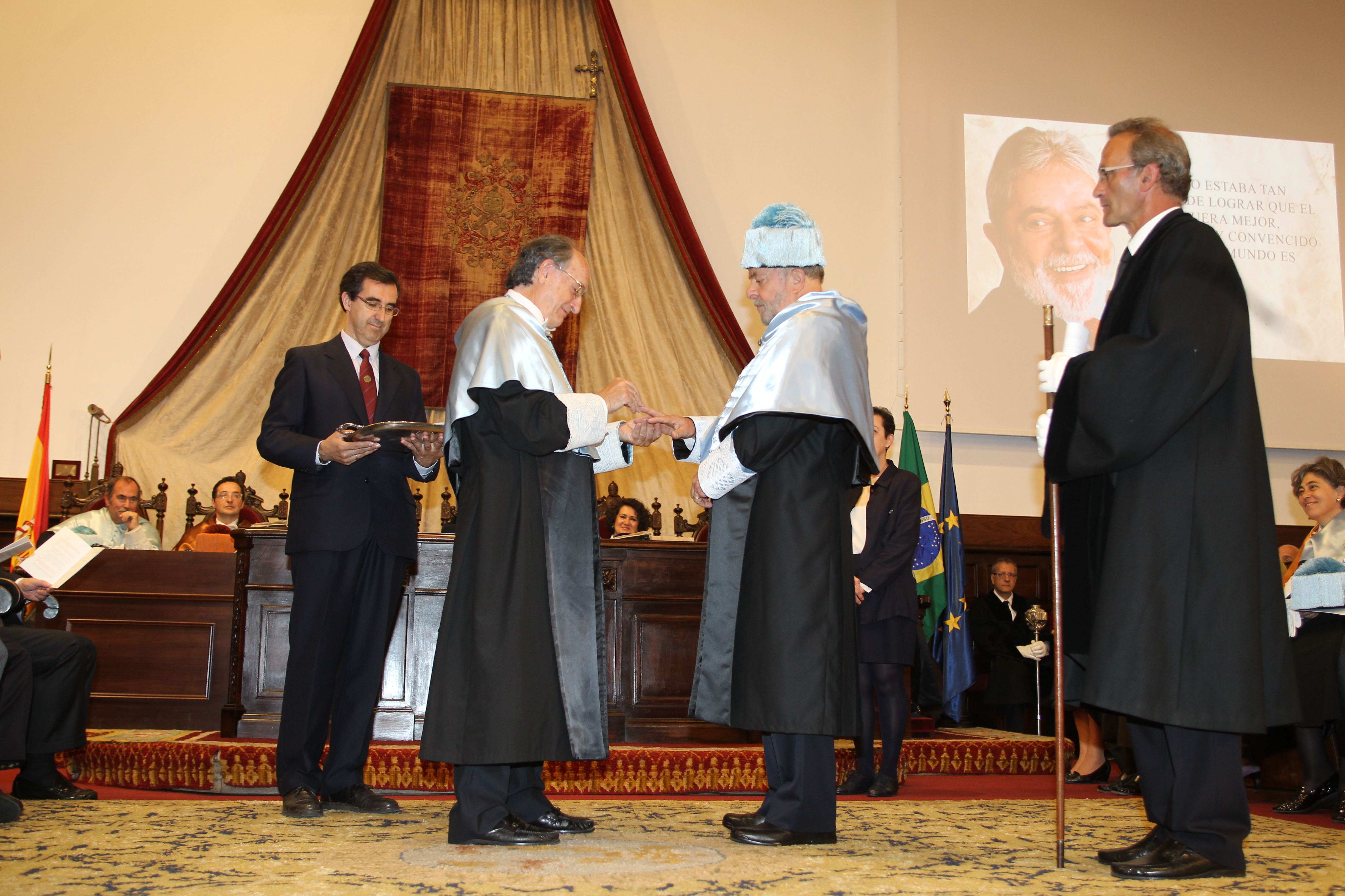 El rector reclama un gran espacio iberoamericano de educación superior en la ceremonia de investidura de Lula da Silva como doctor honoris causa