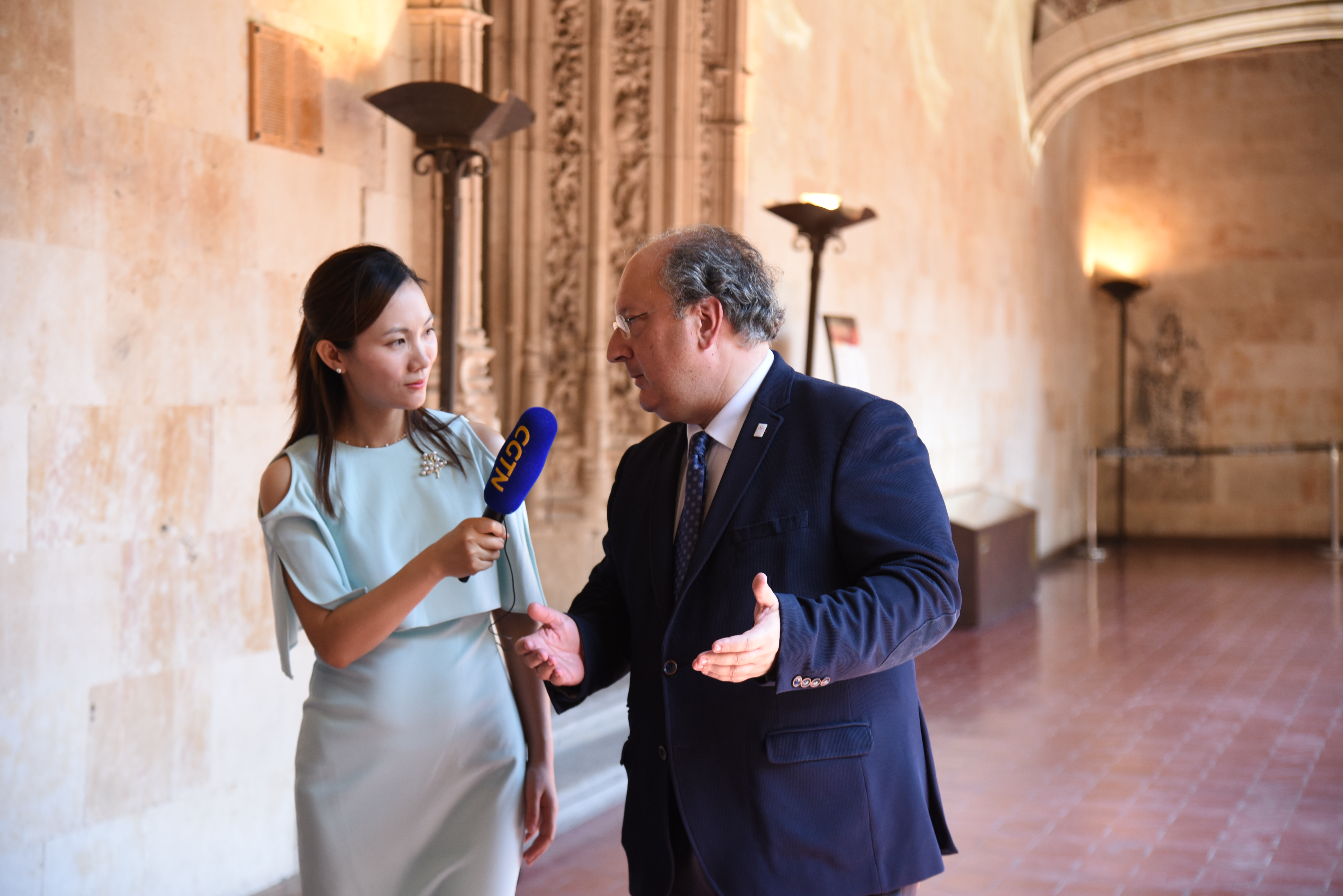 El VIII Centenario de la Universidad de Salamanca, protagonista de un reportaje de la Televisión China CGTN 